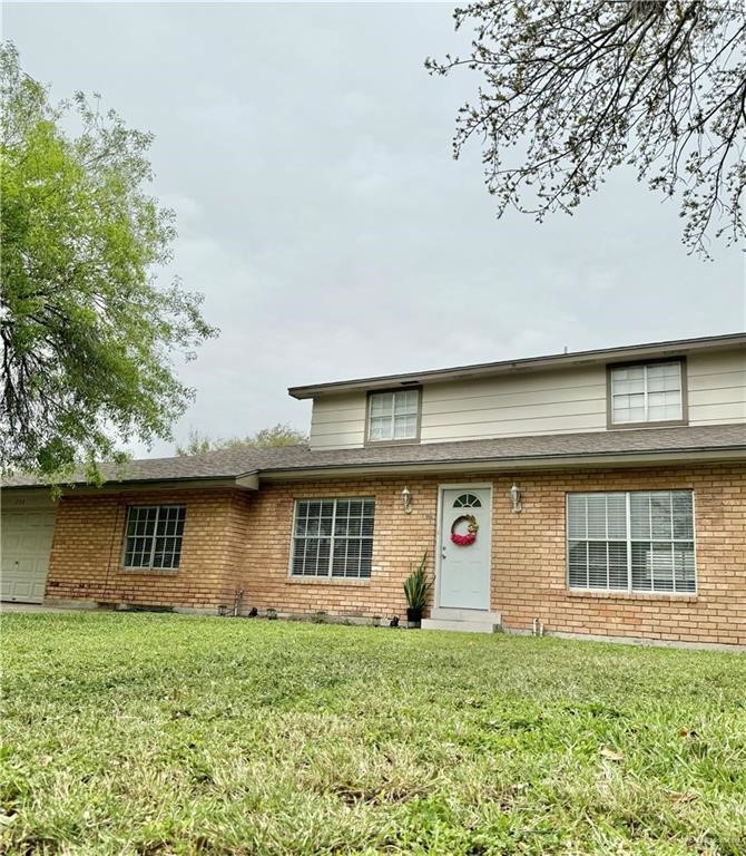 1725 Peach Tree Court