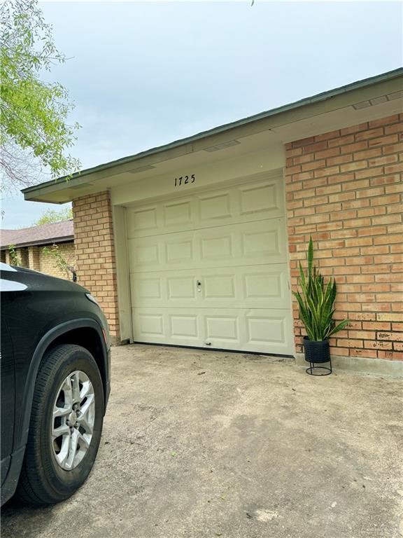 1725 Peach Tree Court