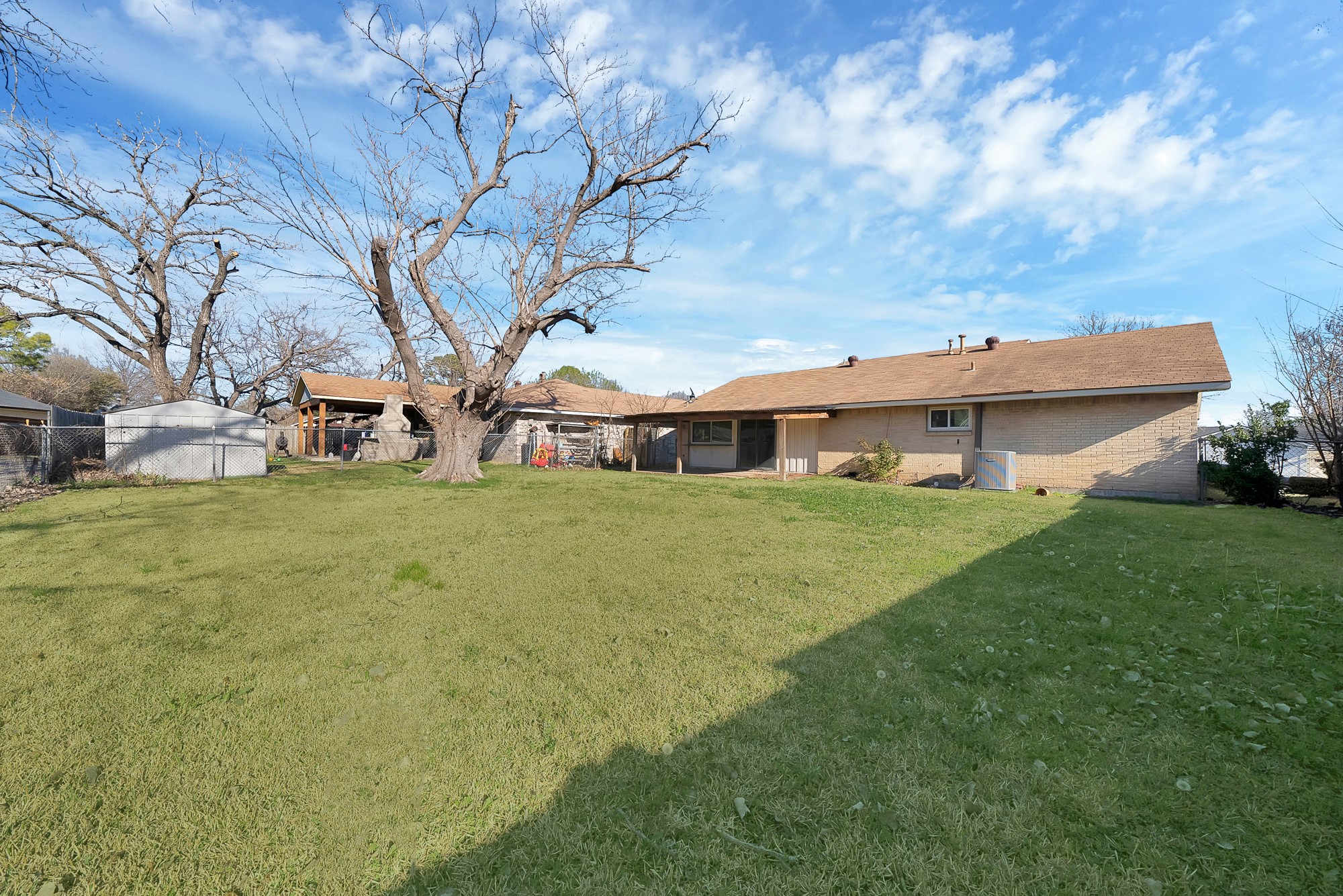 909 Ravencroft Drive