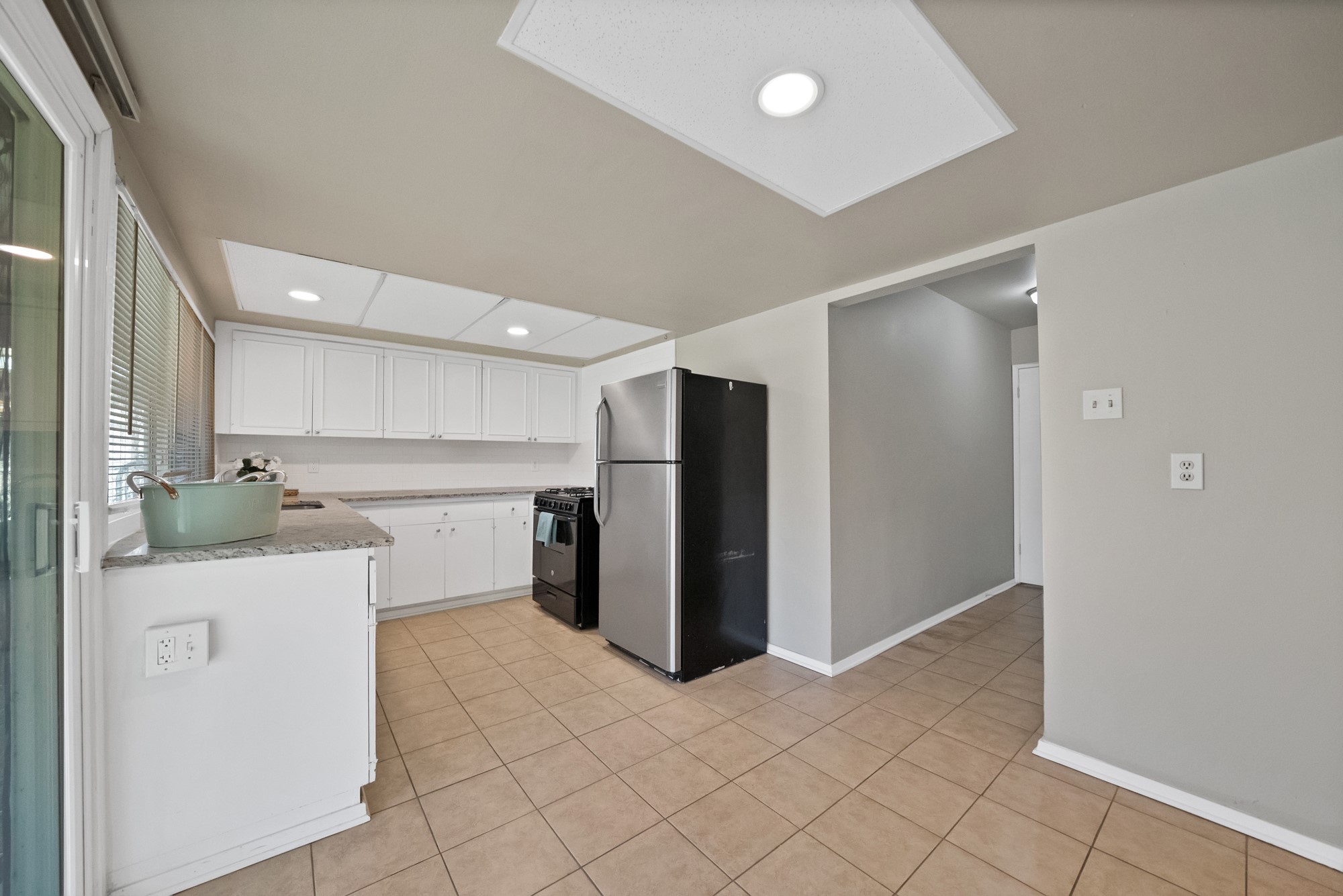 909 Ravencroft Drive