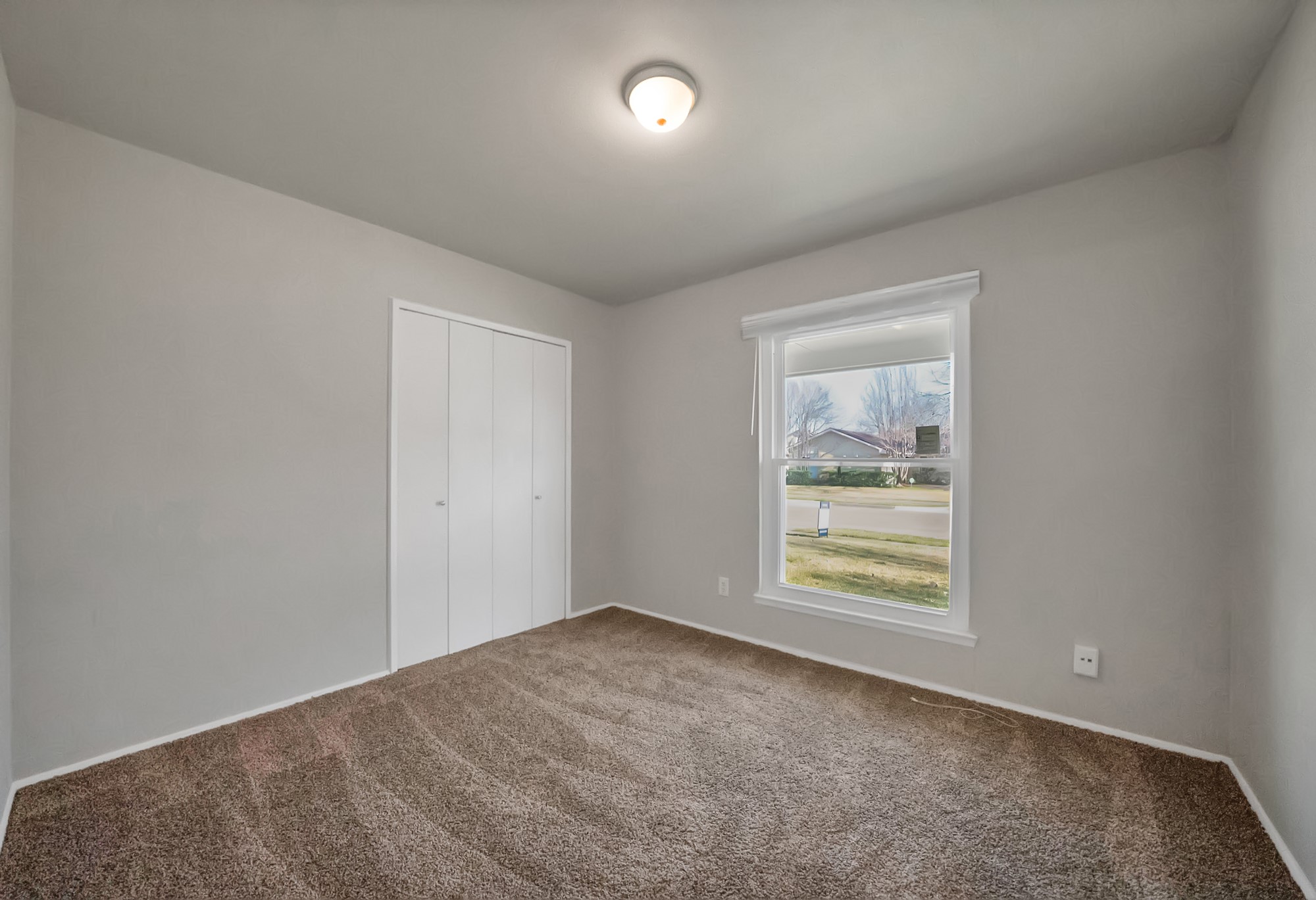 909 Ravencroft Drive