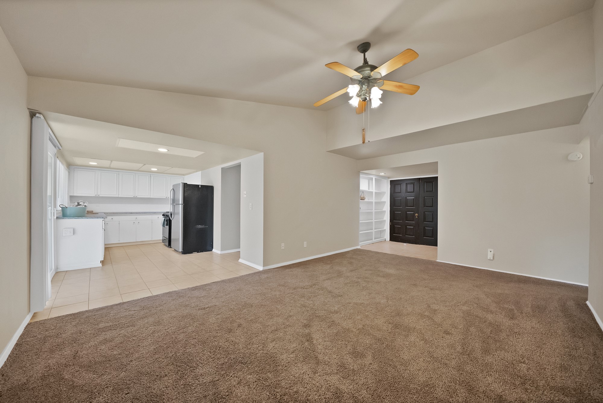 909 Ravencroft Drive
