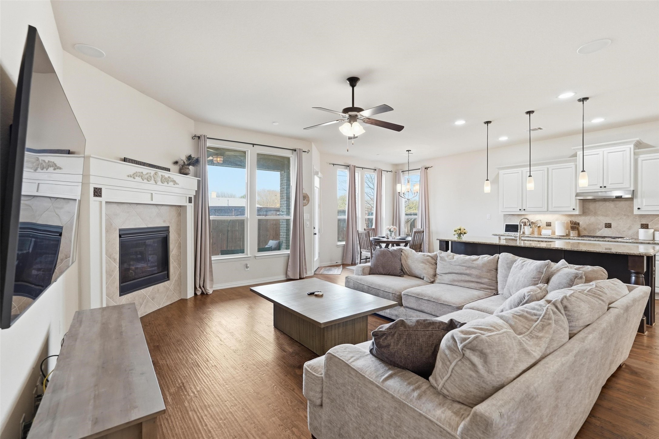 2837 Edinburgh Drive