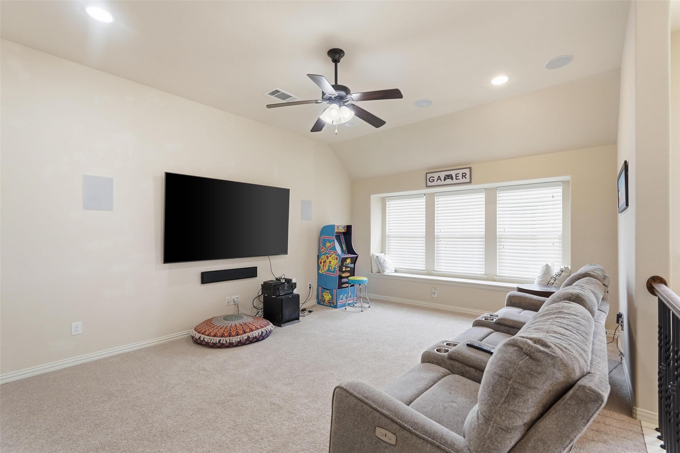 2837 Edinburgh Drive
