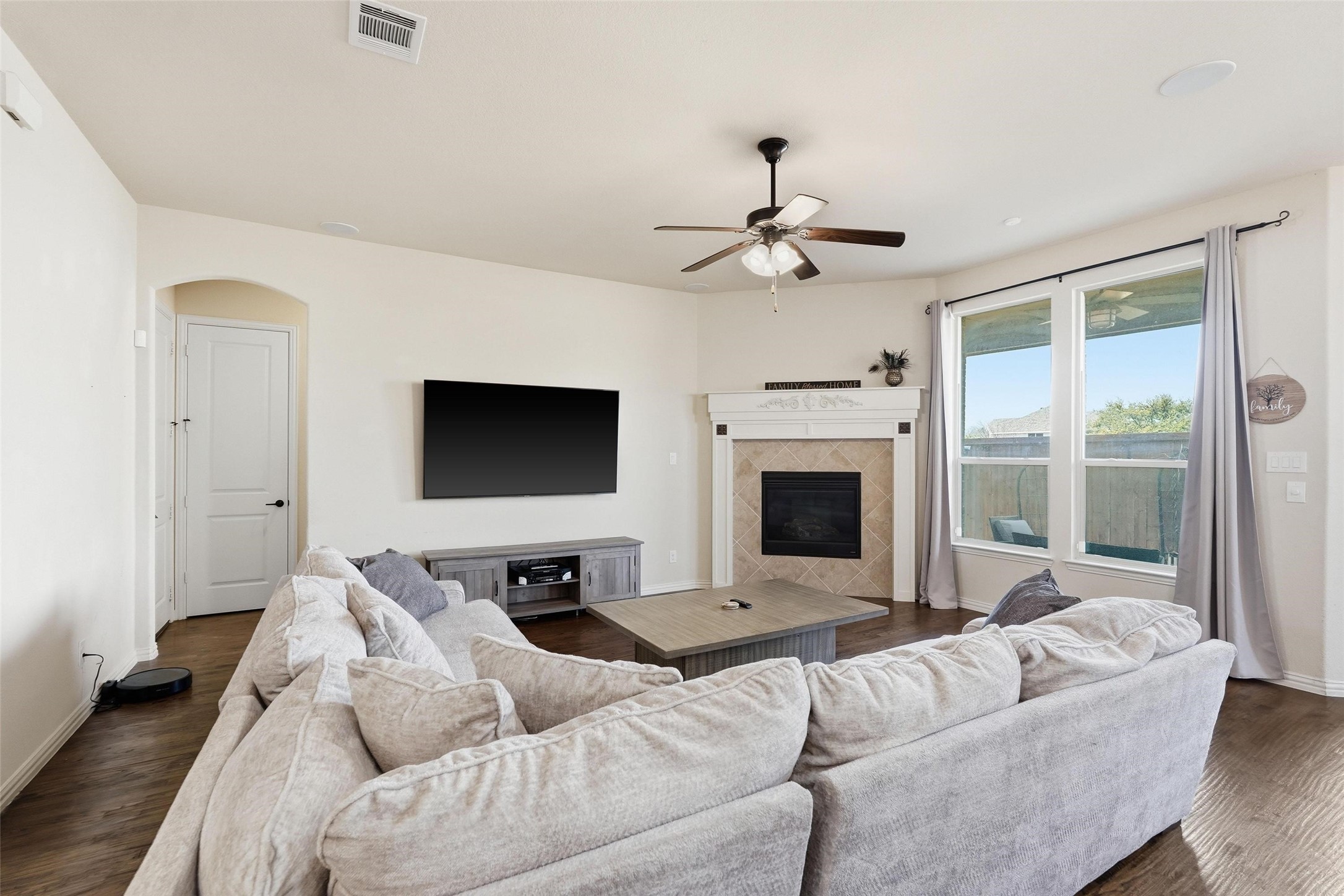 2837 Edinburgh Drive