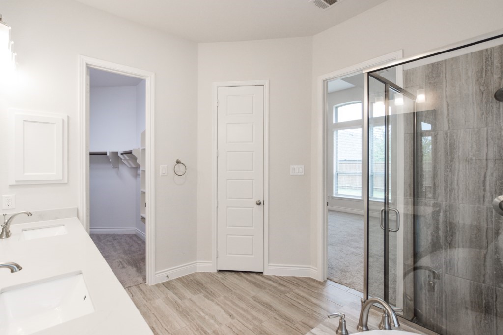 1427 Daisy Corner Drive