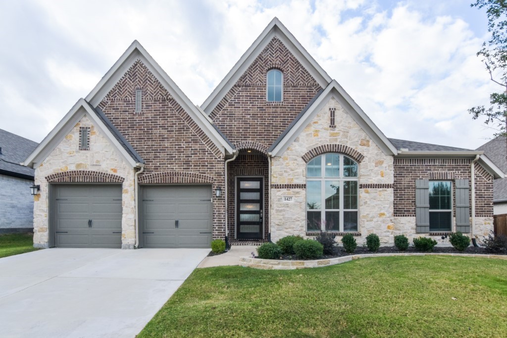 1427 Daisy Corner Drive