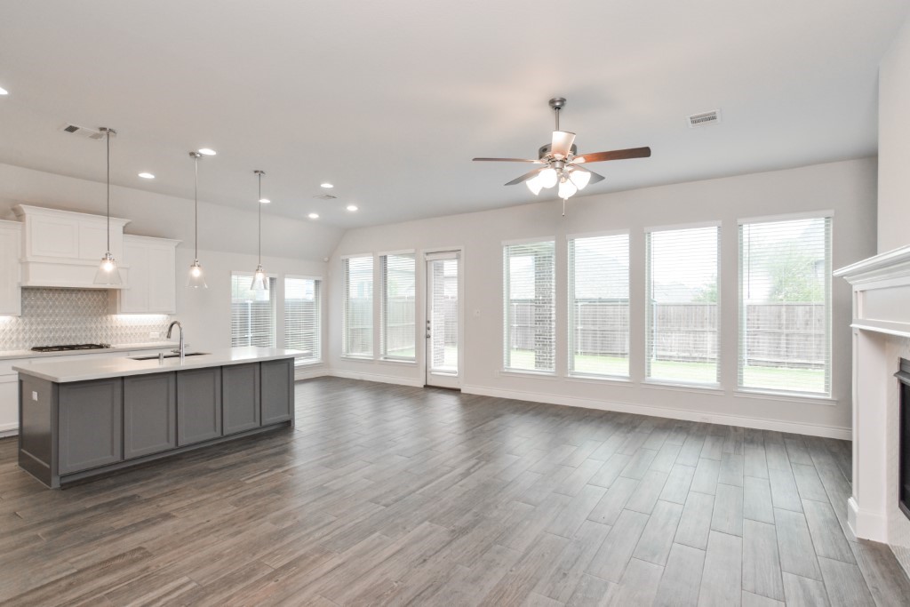 1427 Daisy Corner Drive