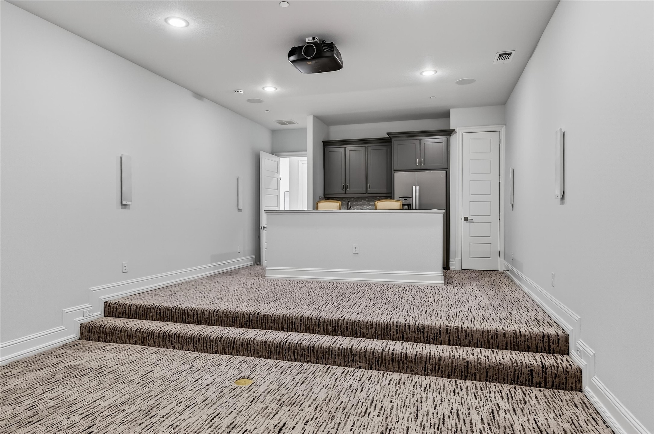 658 Louise Drive
