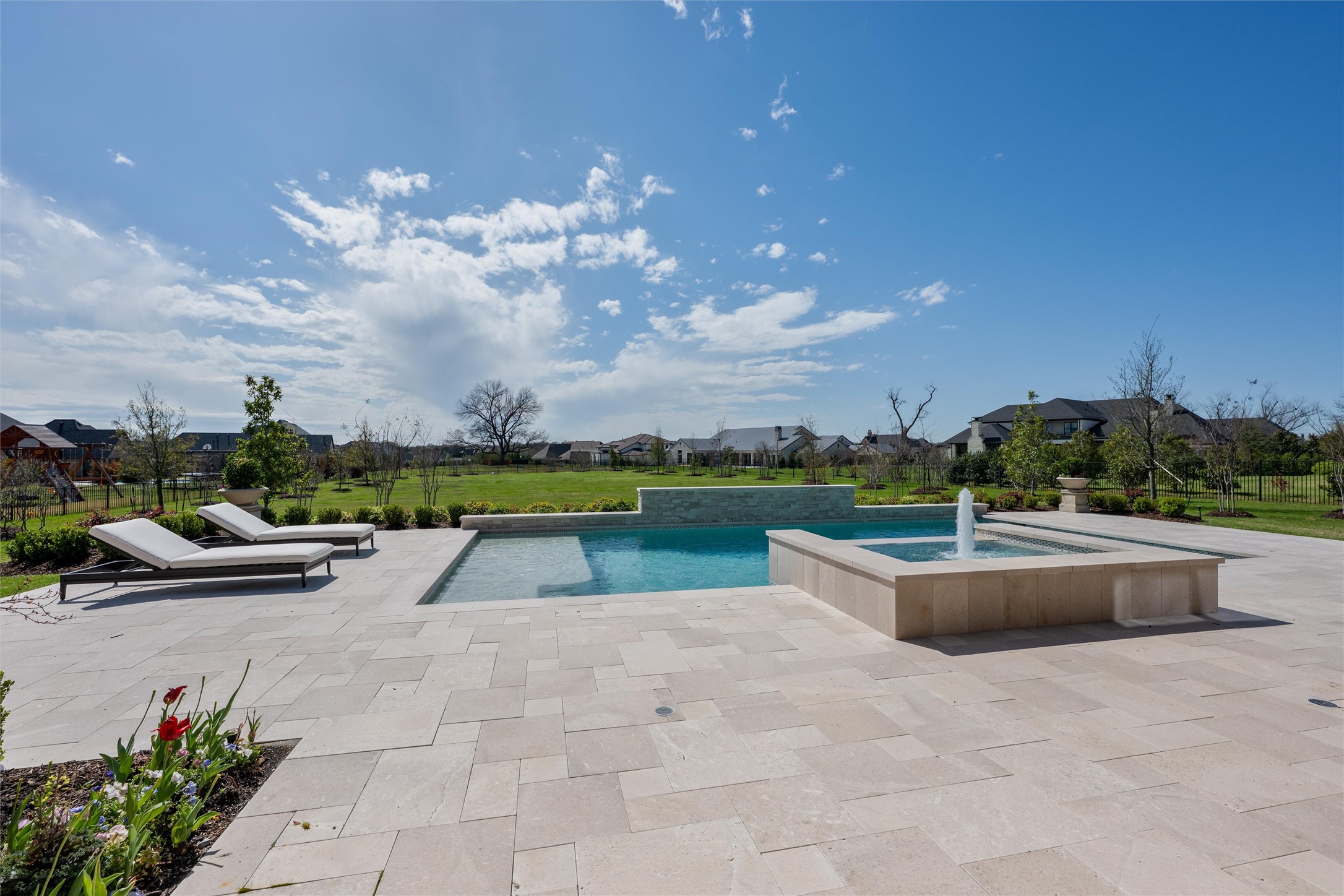658 Louise Drive