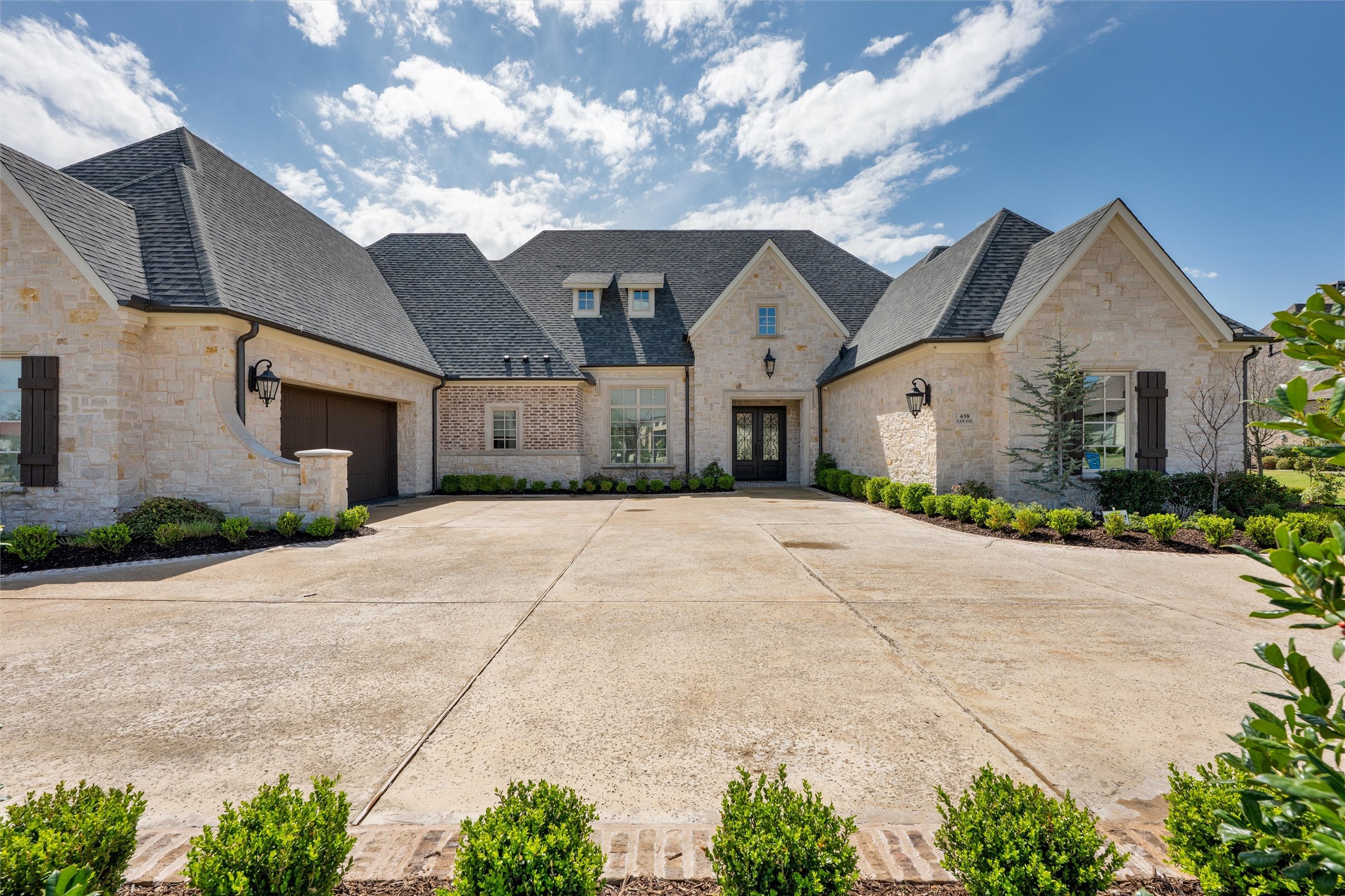 658 Louise Drive