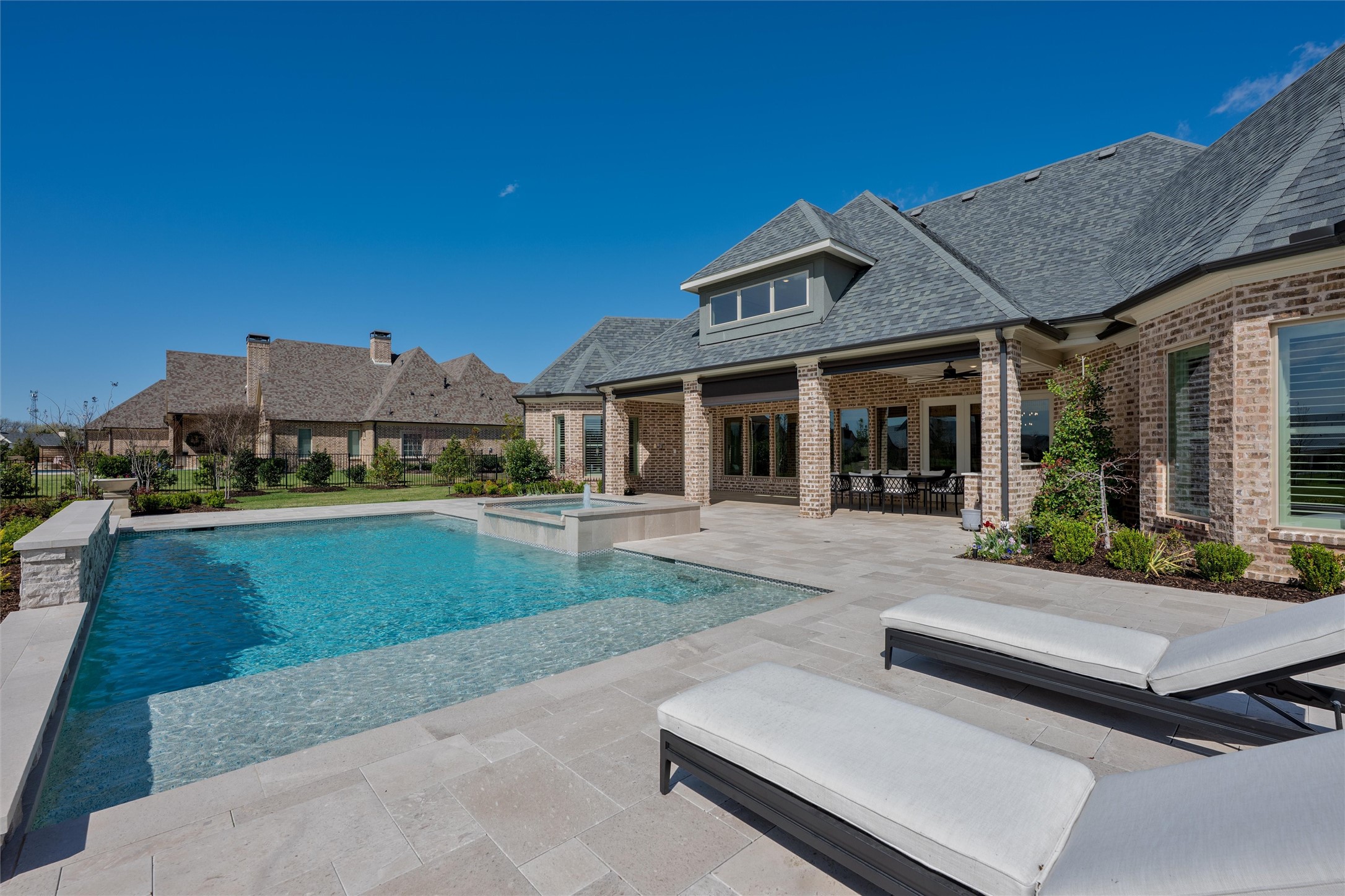 658 Louise Drive