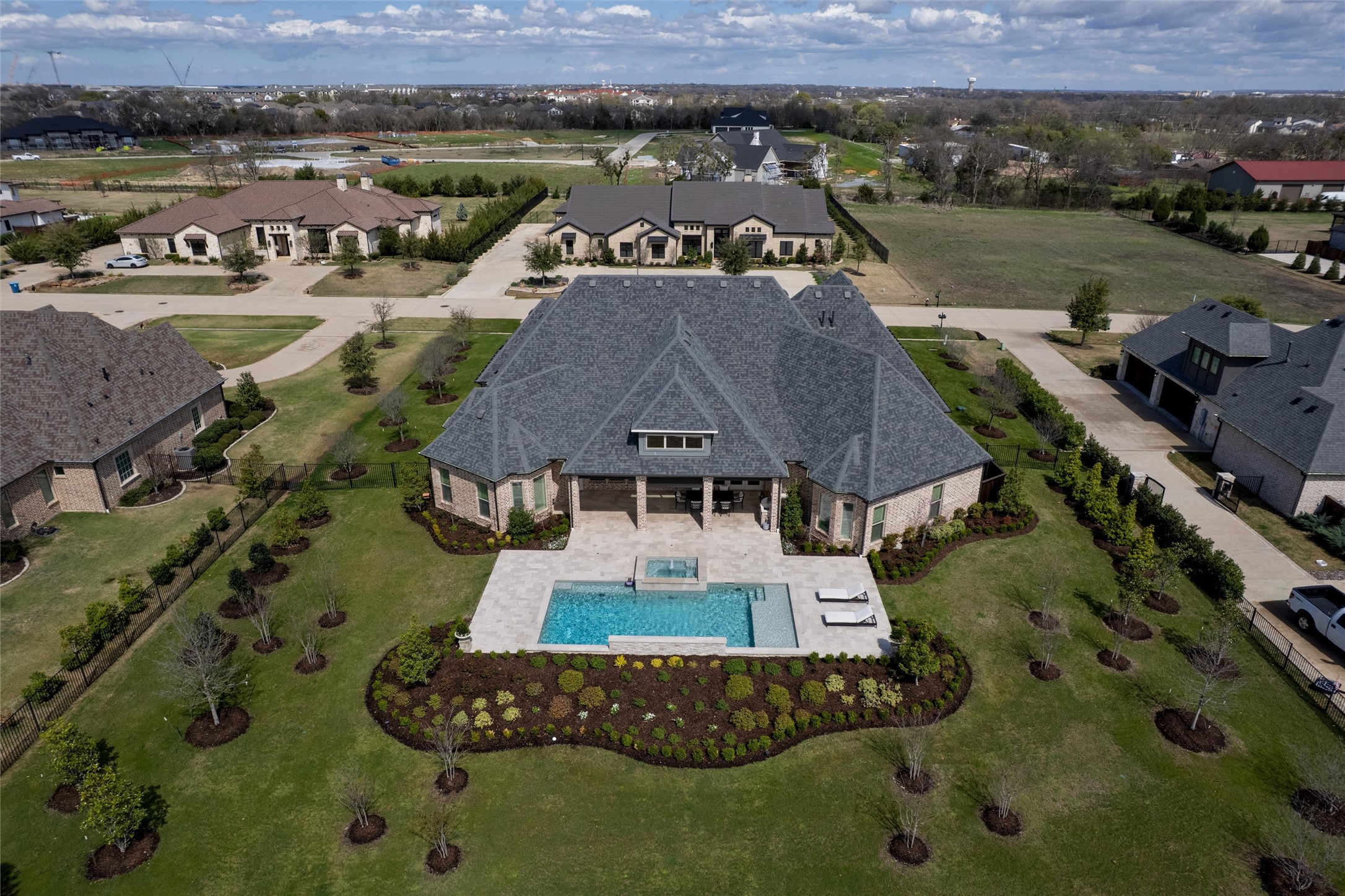 658 Louise Drive