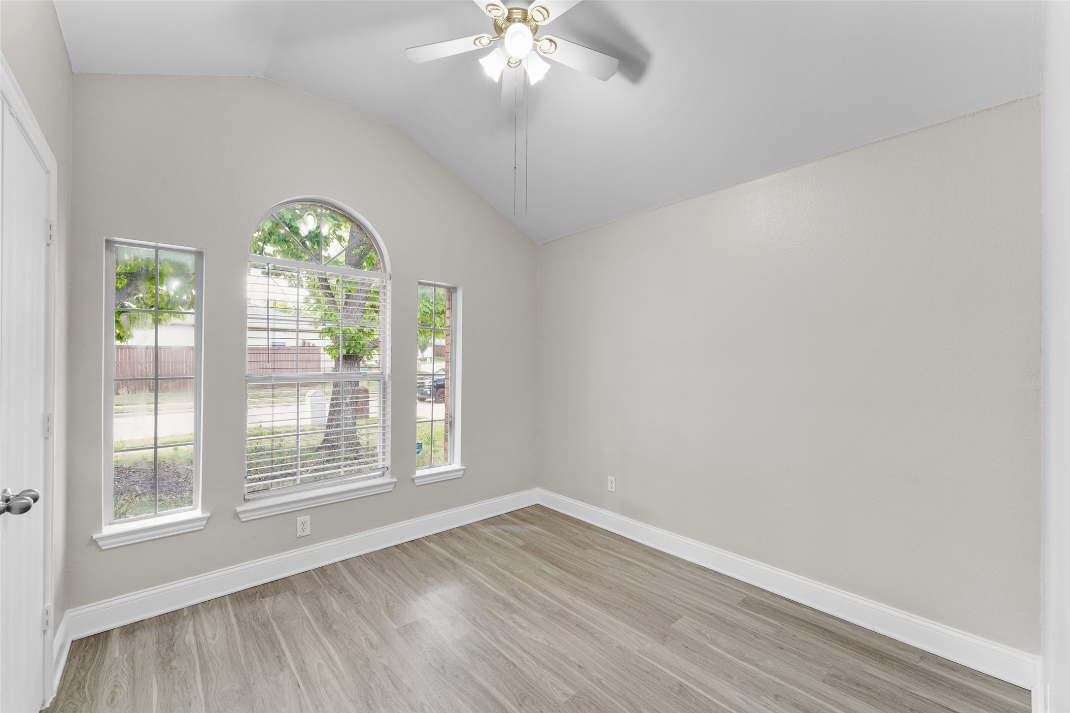 2408 Castle Ridge Drive