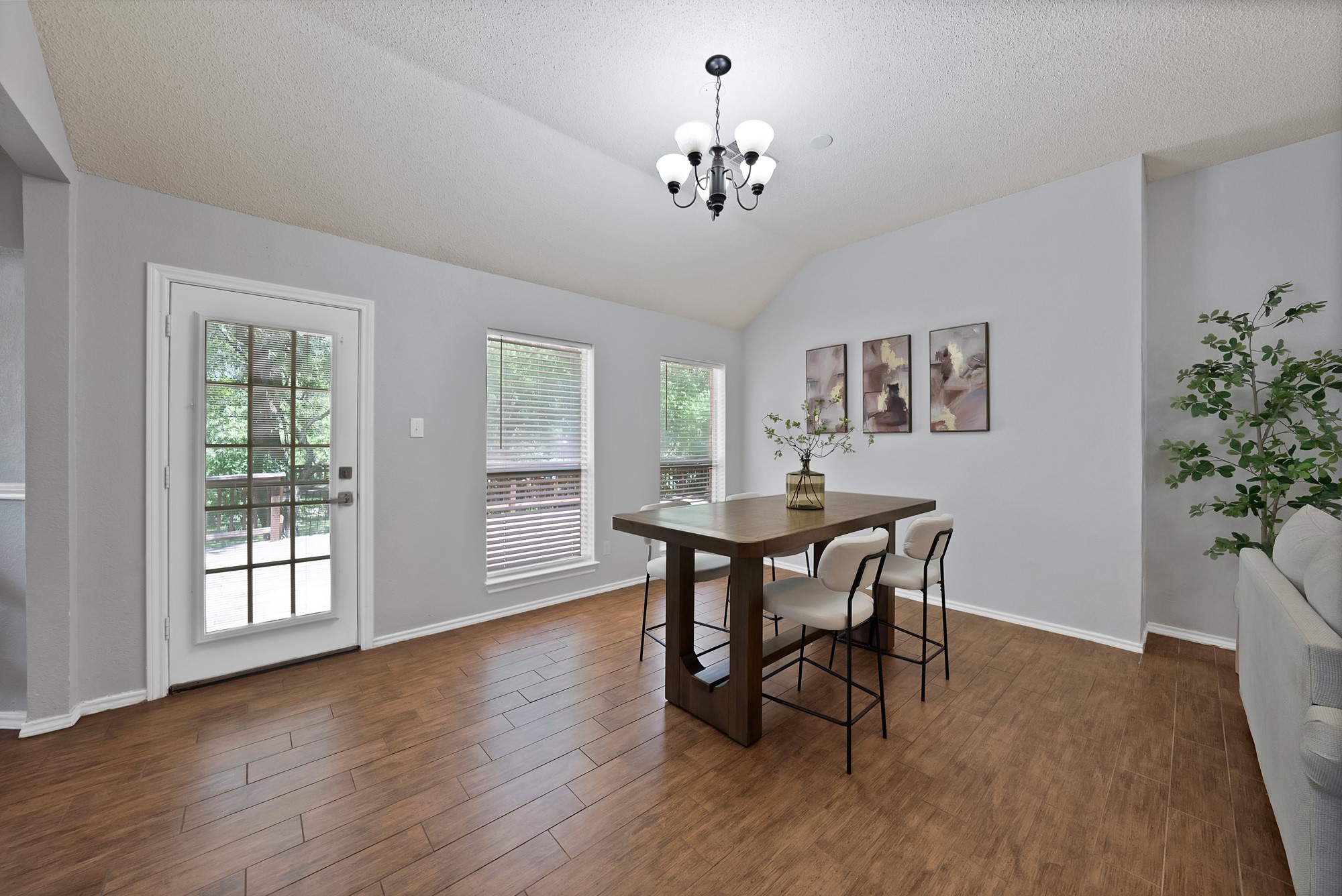 3709 Scott Drive