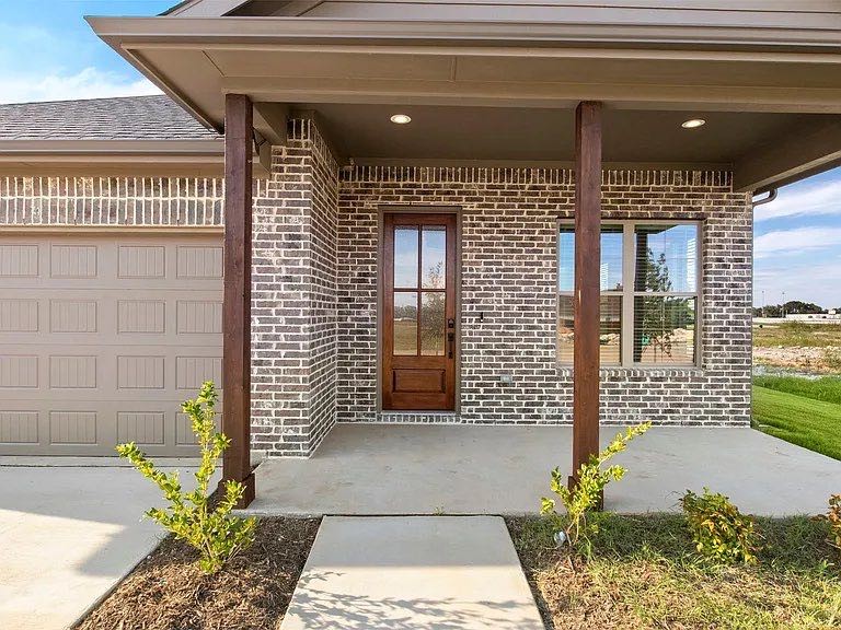 1032 Holcomb Road
