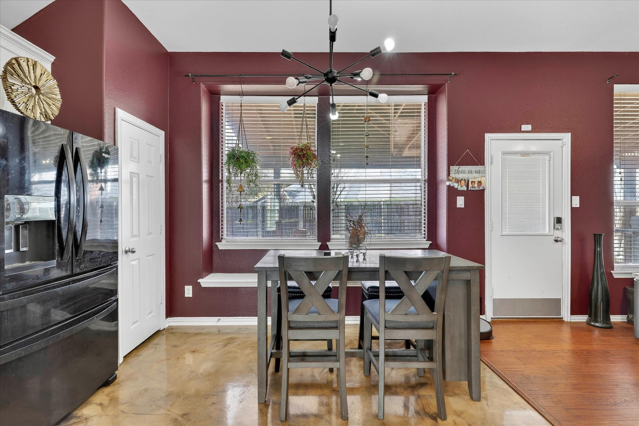 2501 Blossom Trail