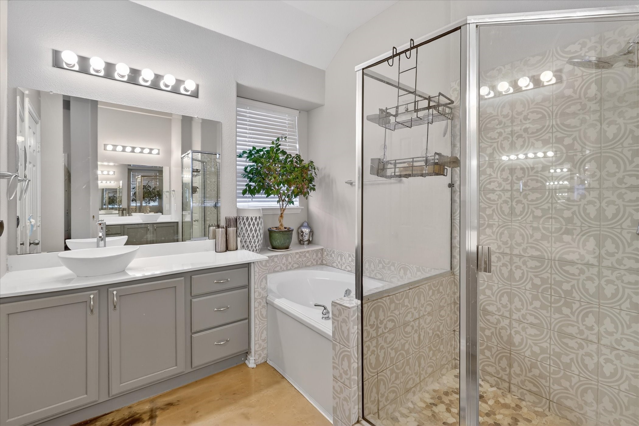 2501 Blossom Trail