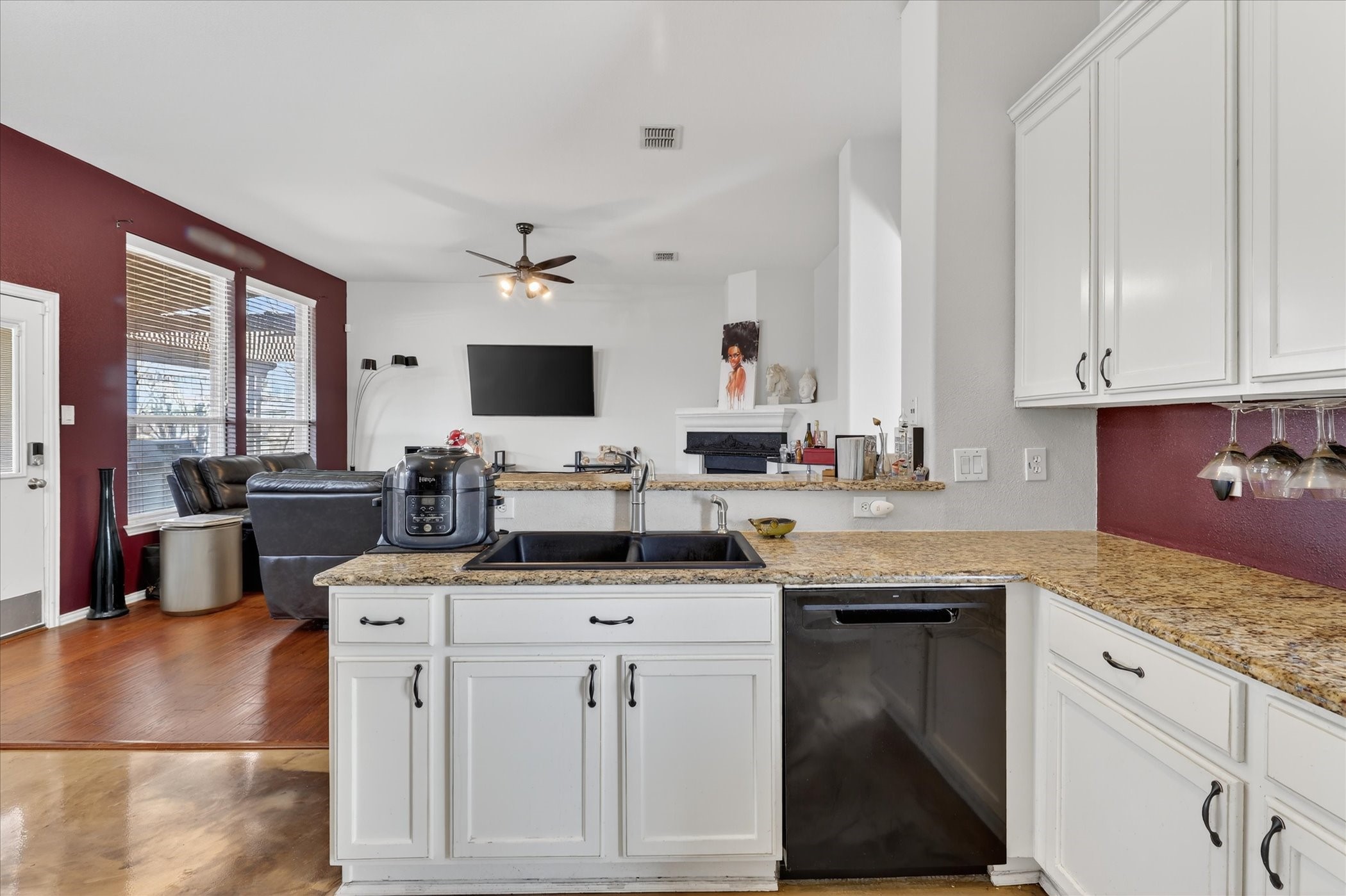 2501 Blossom Trail