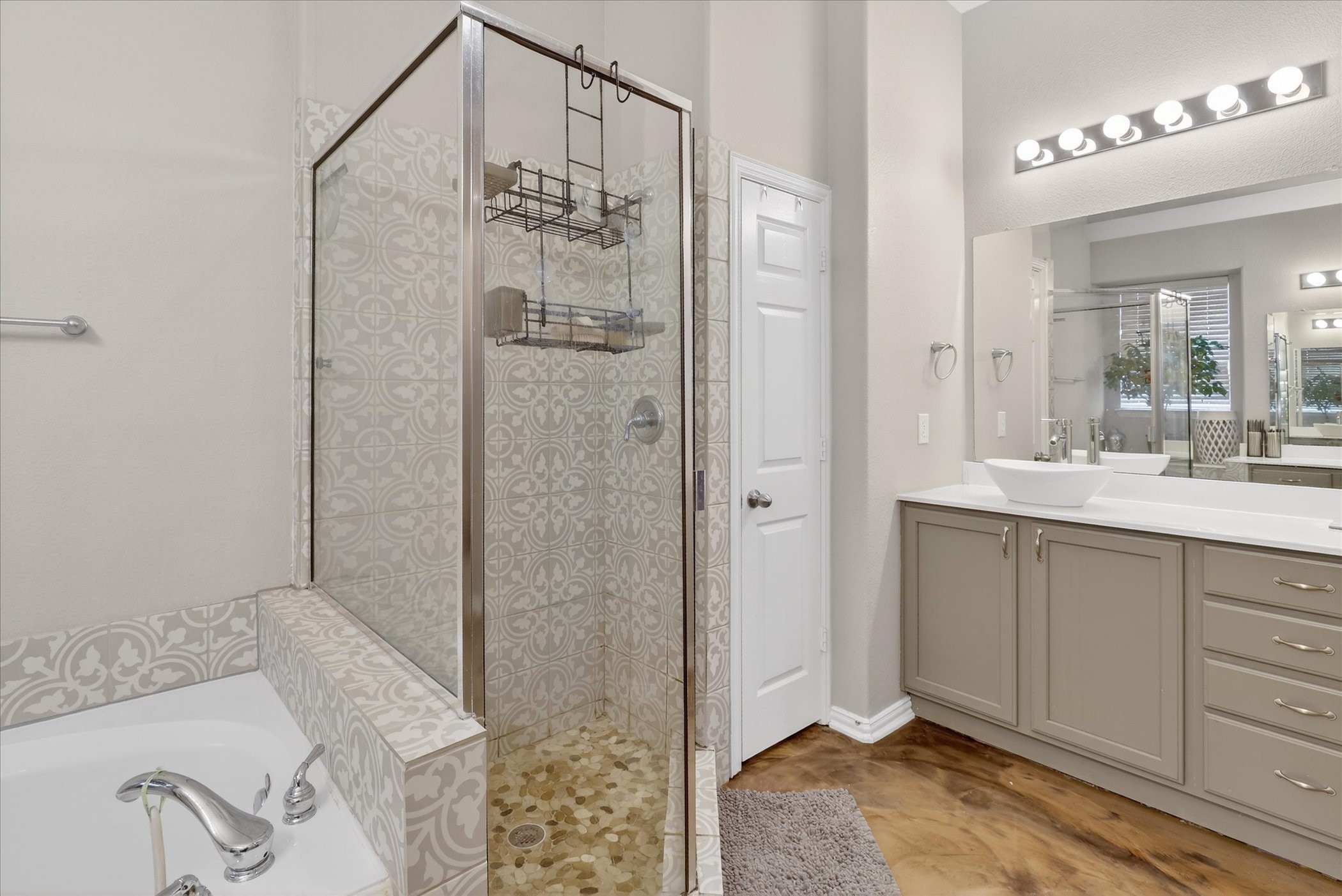 2501 Blossom Trail