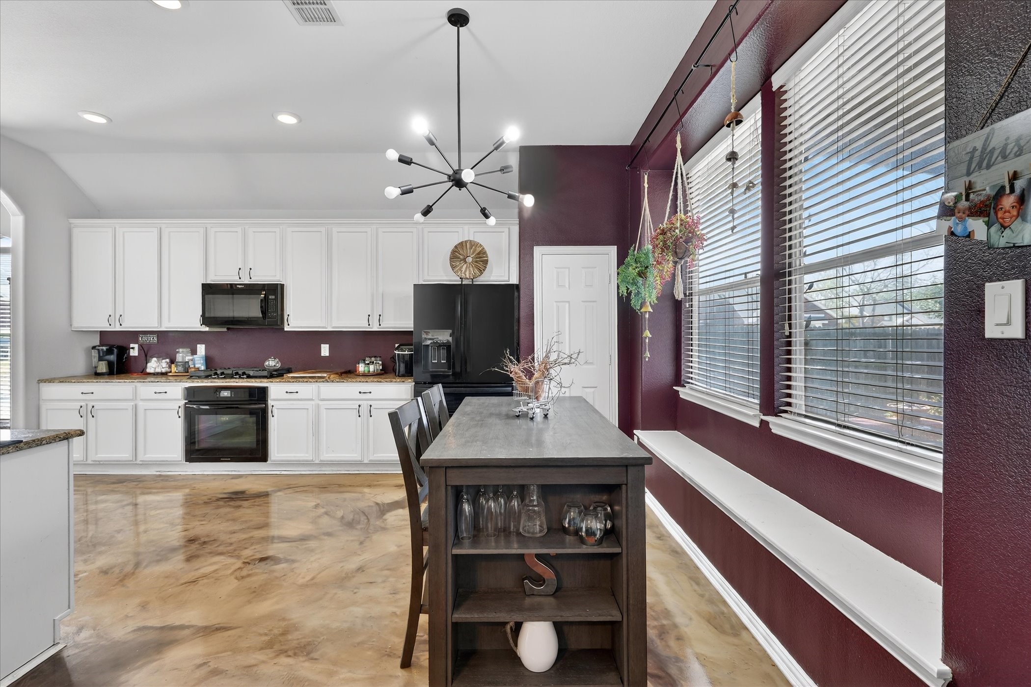 2501 Blossom Trail