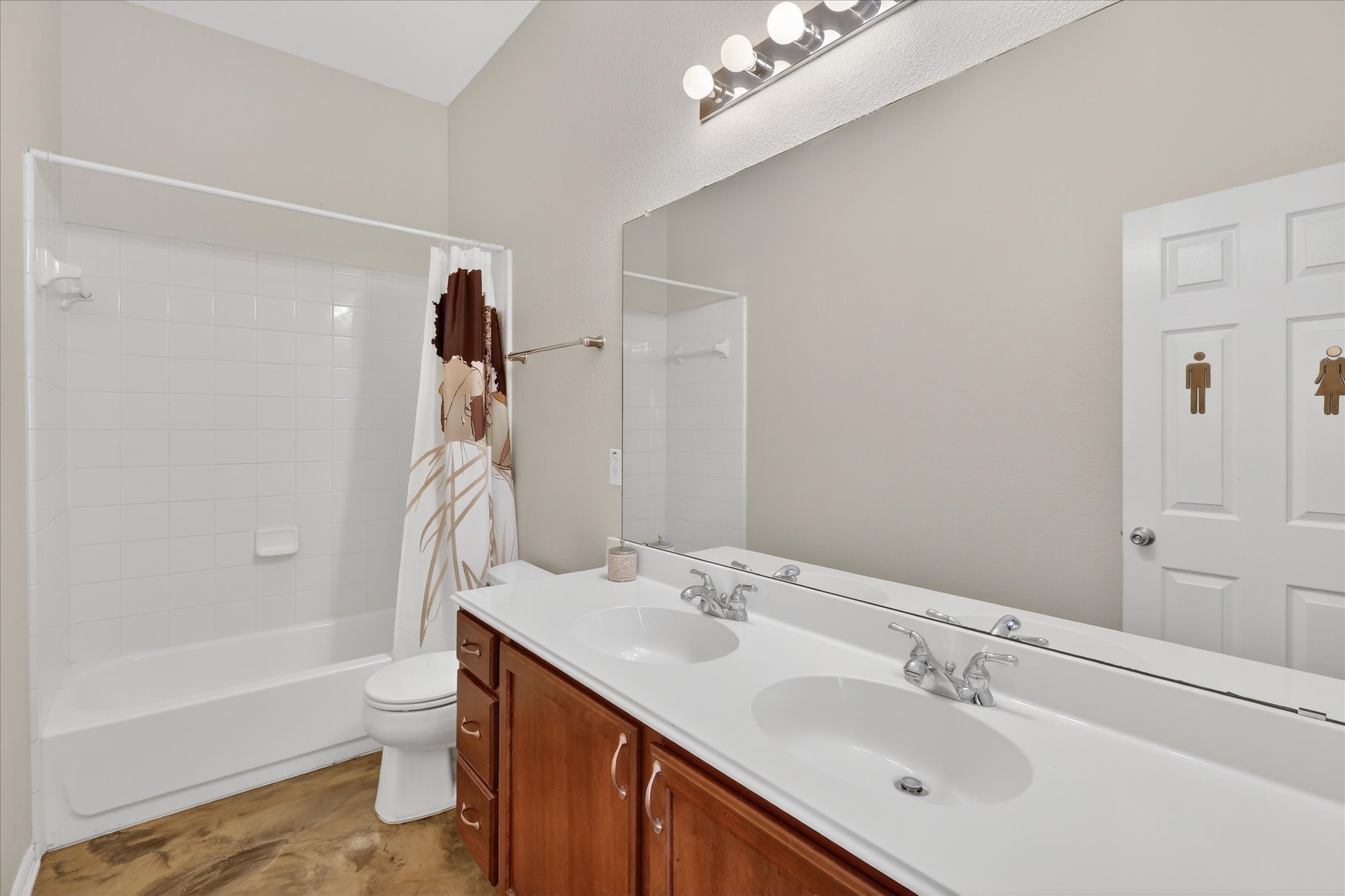 2501 Blossom Trail