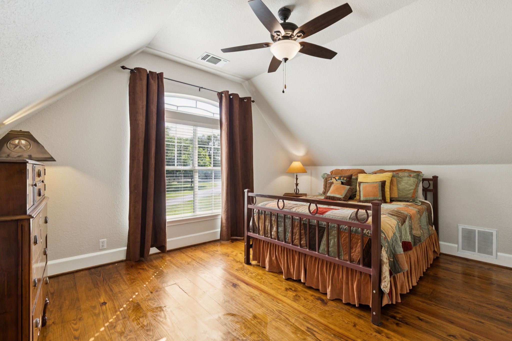 4879 Geren Trail