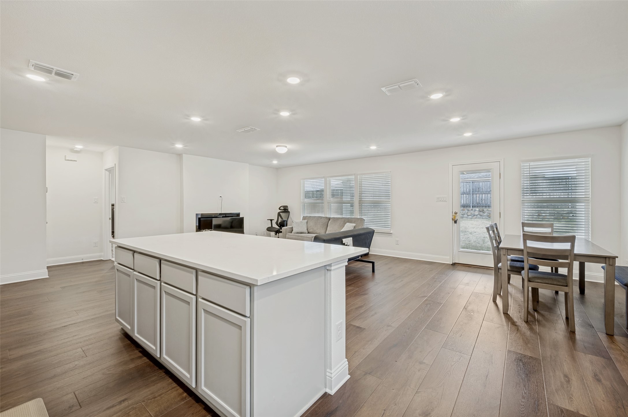 2636 Warren Lane