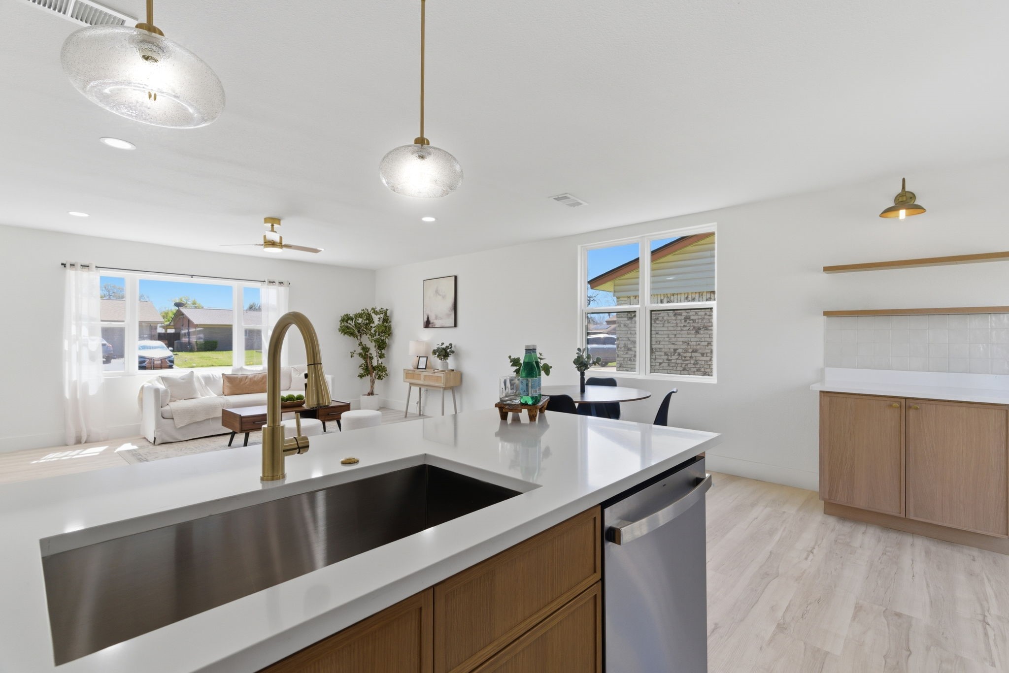 2033 Meadow Glen