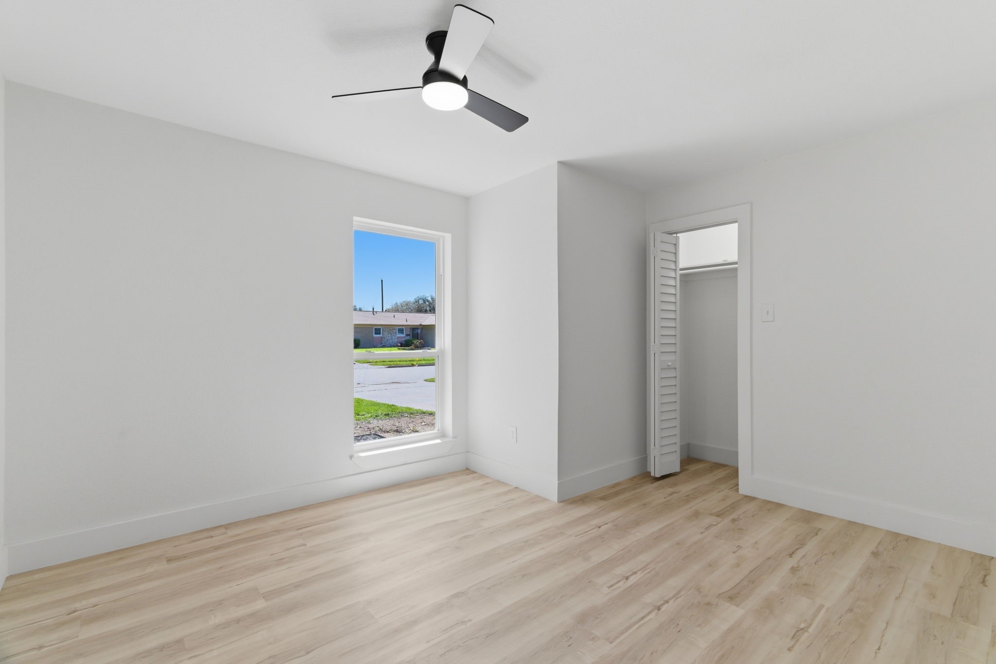 2033 Meadow Glen