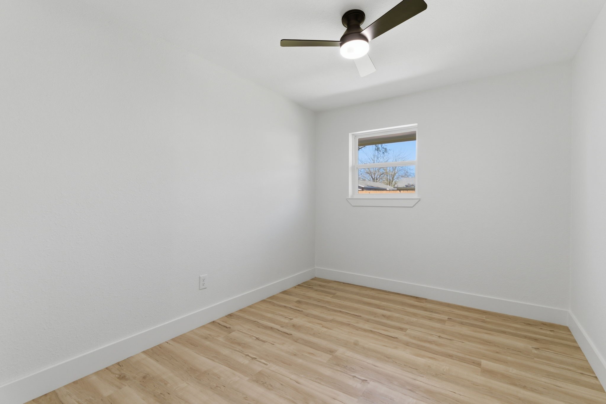 2033 Meadow Glen