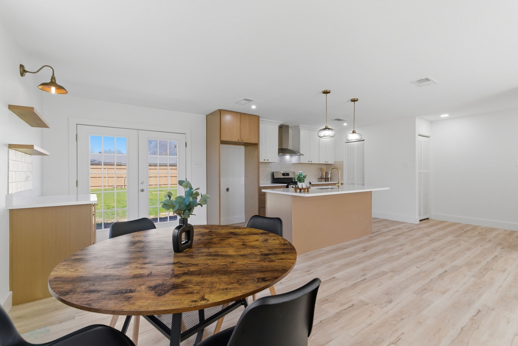 2033 Meadow Glen