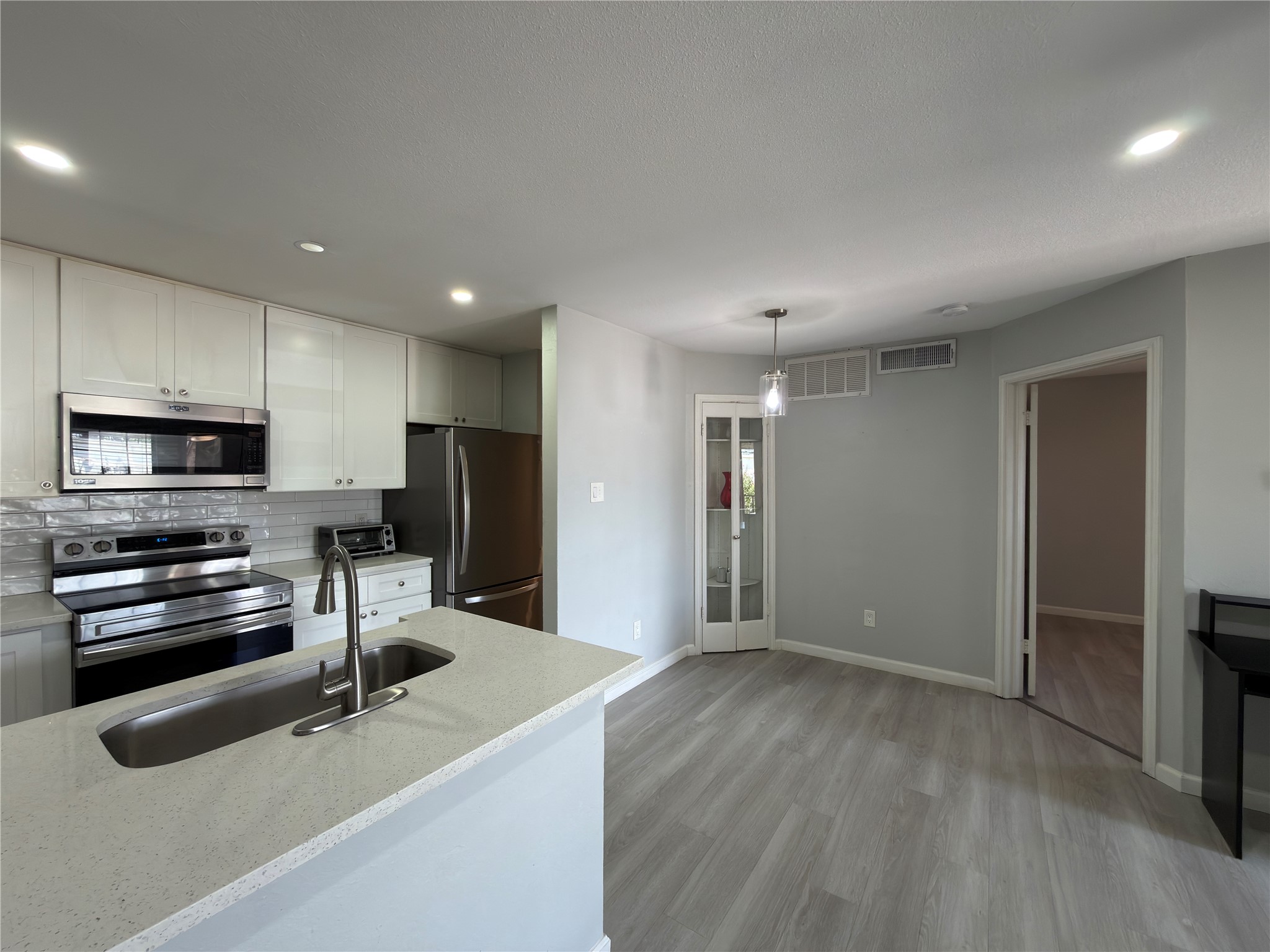 6108 Abrams Road 414