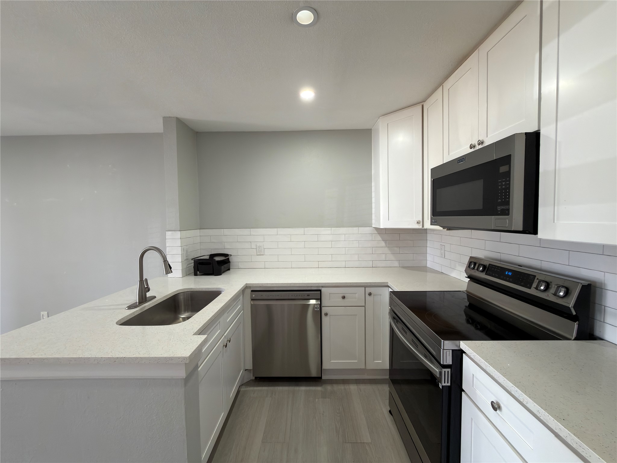 6108 Abrams Road 414