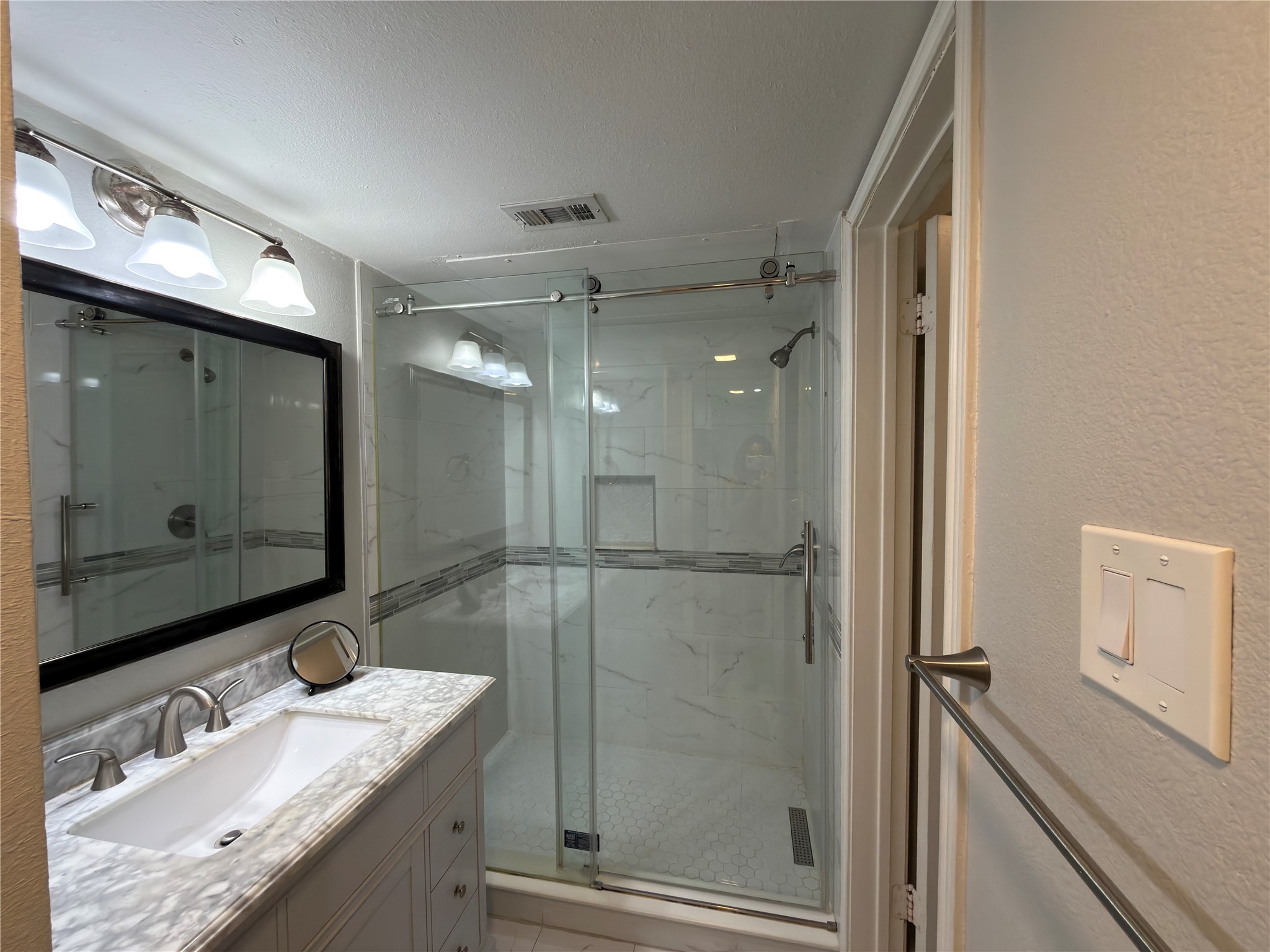 6108 Abrams Road 414