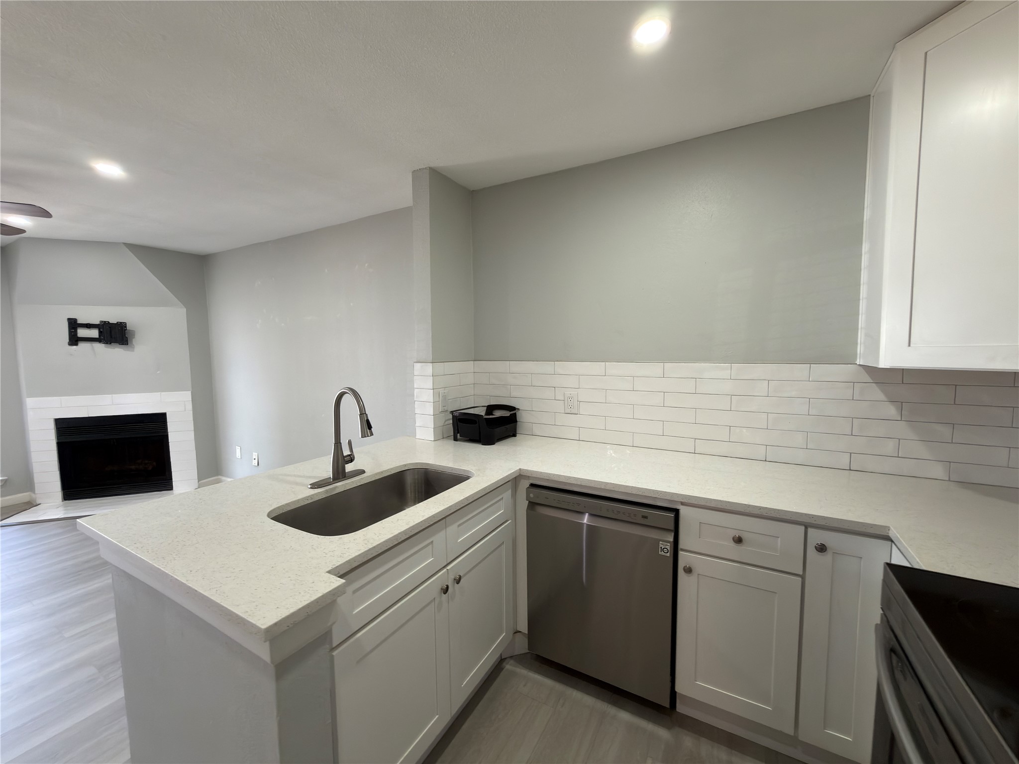 6108 Abrams Road 414