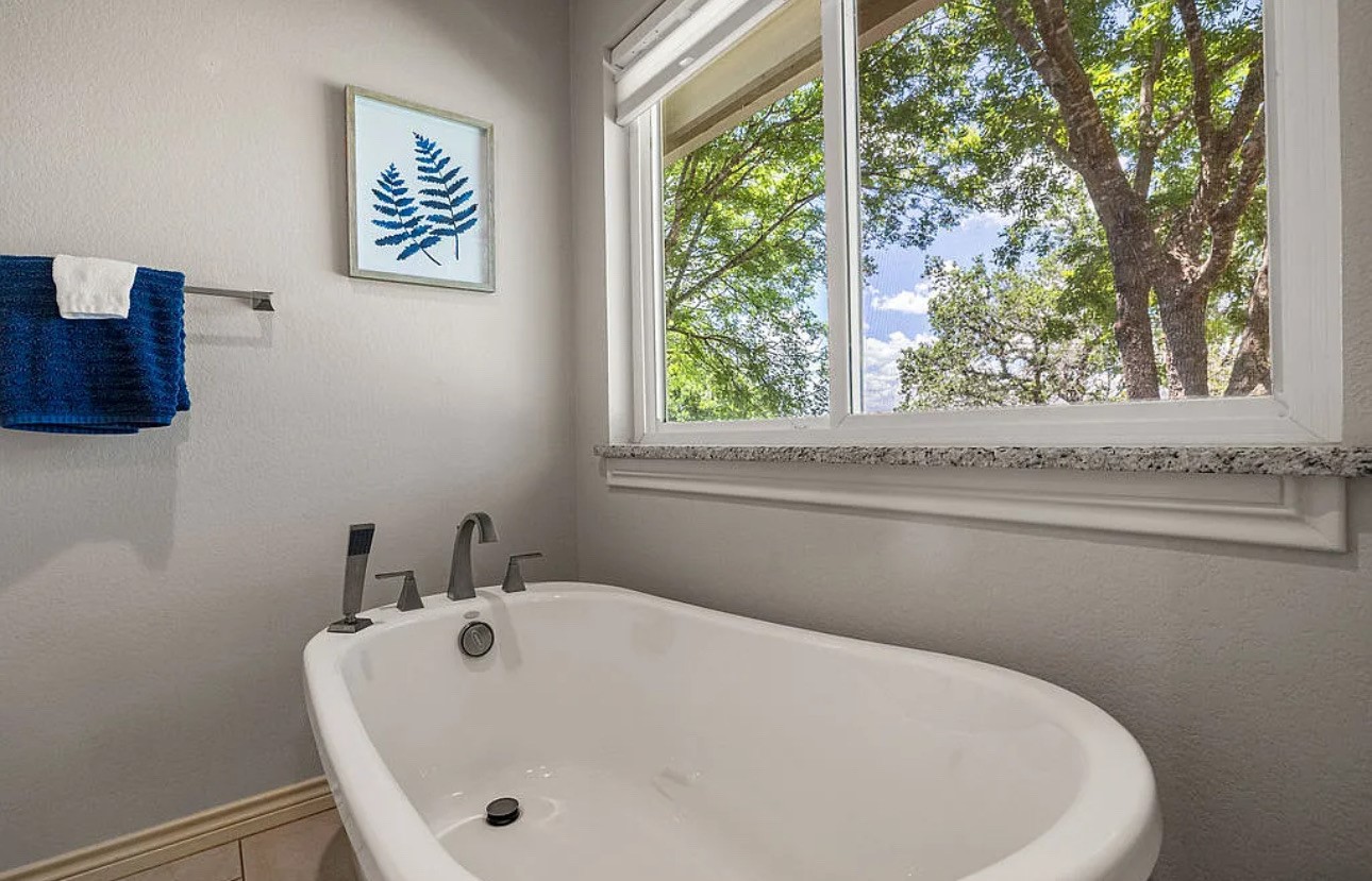 3921 Buena Vista Circle