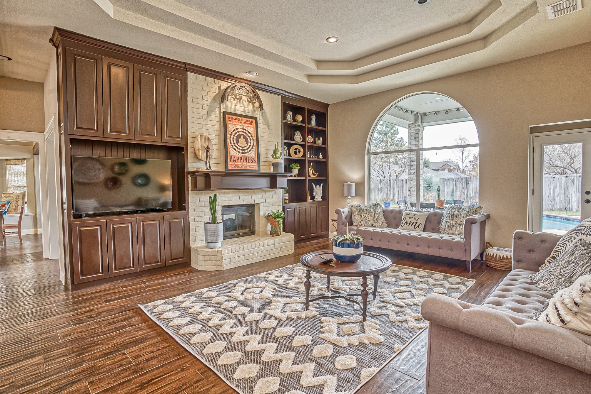 6836 Dogwood Lane