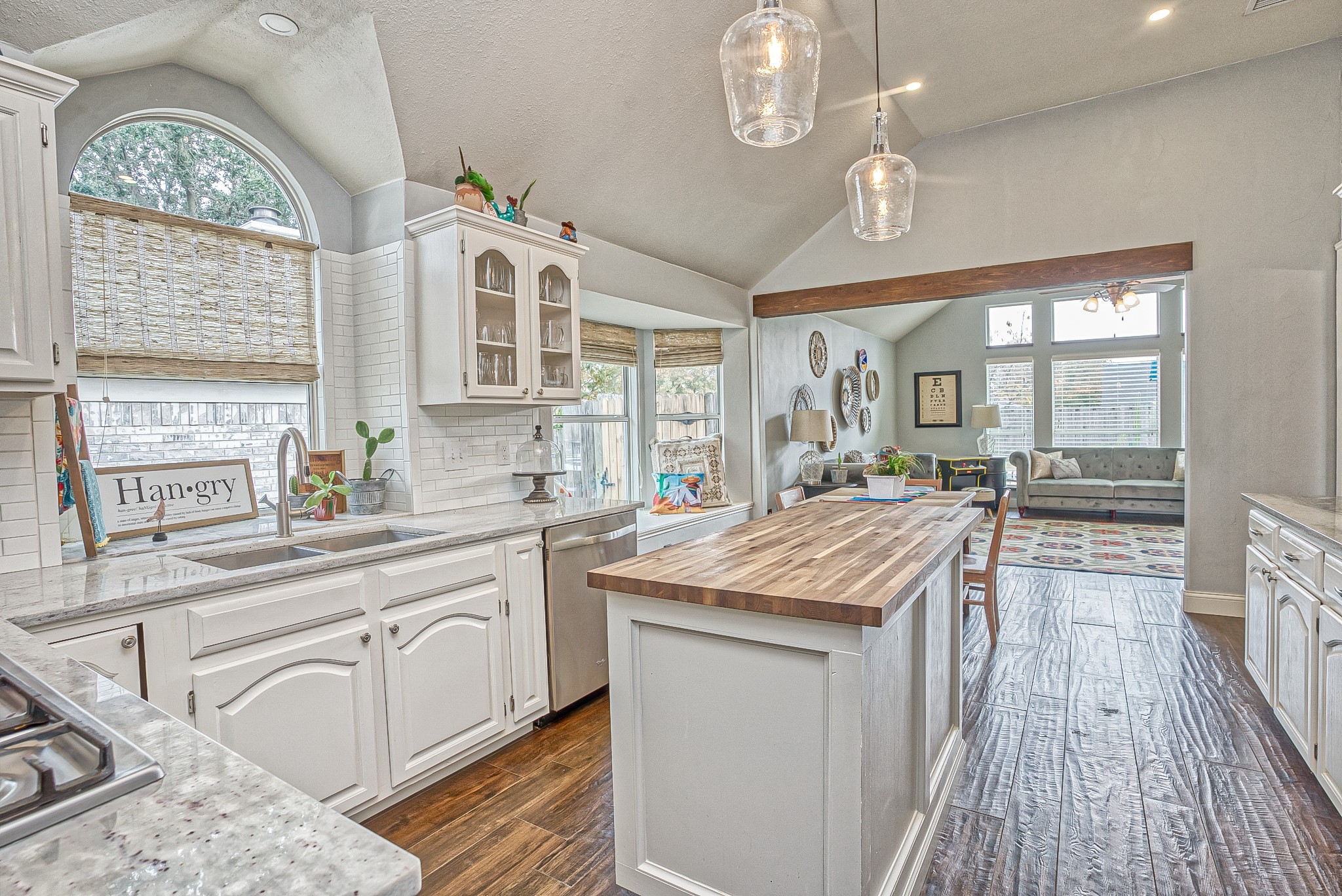 6836 Dogwood Lane