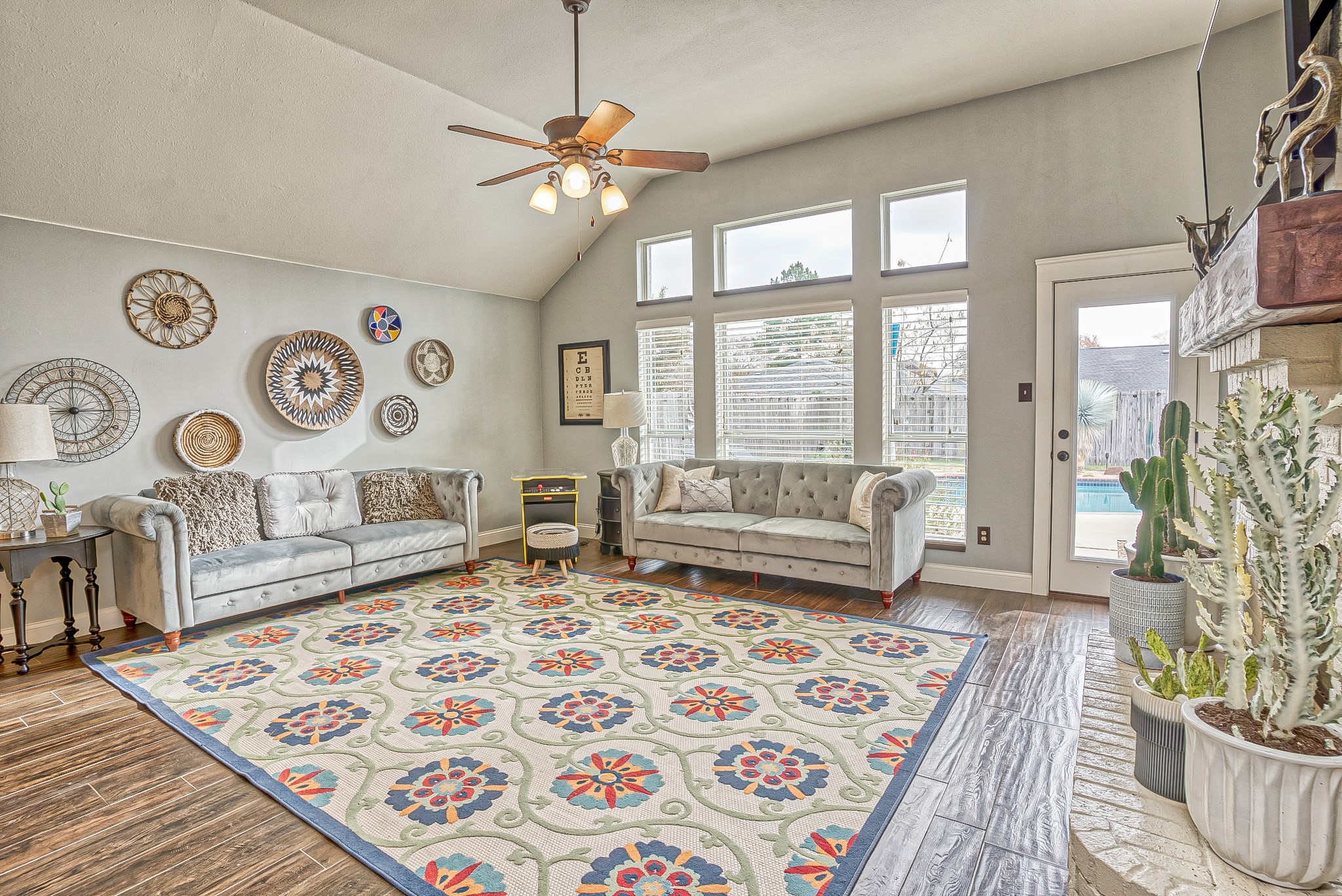 6836 Dogwood Lane