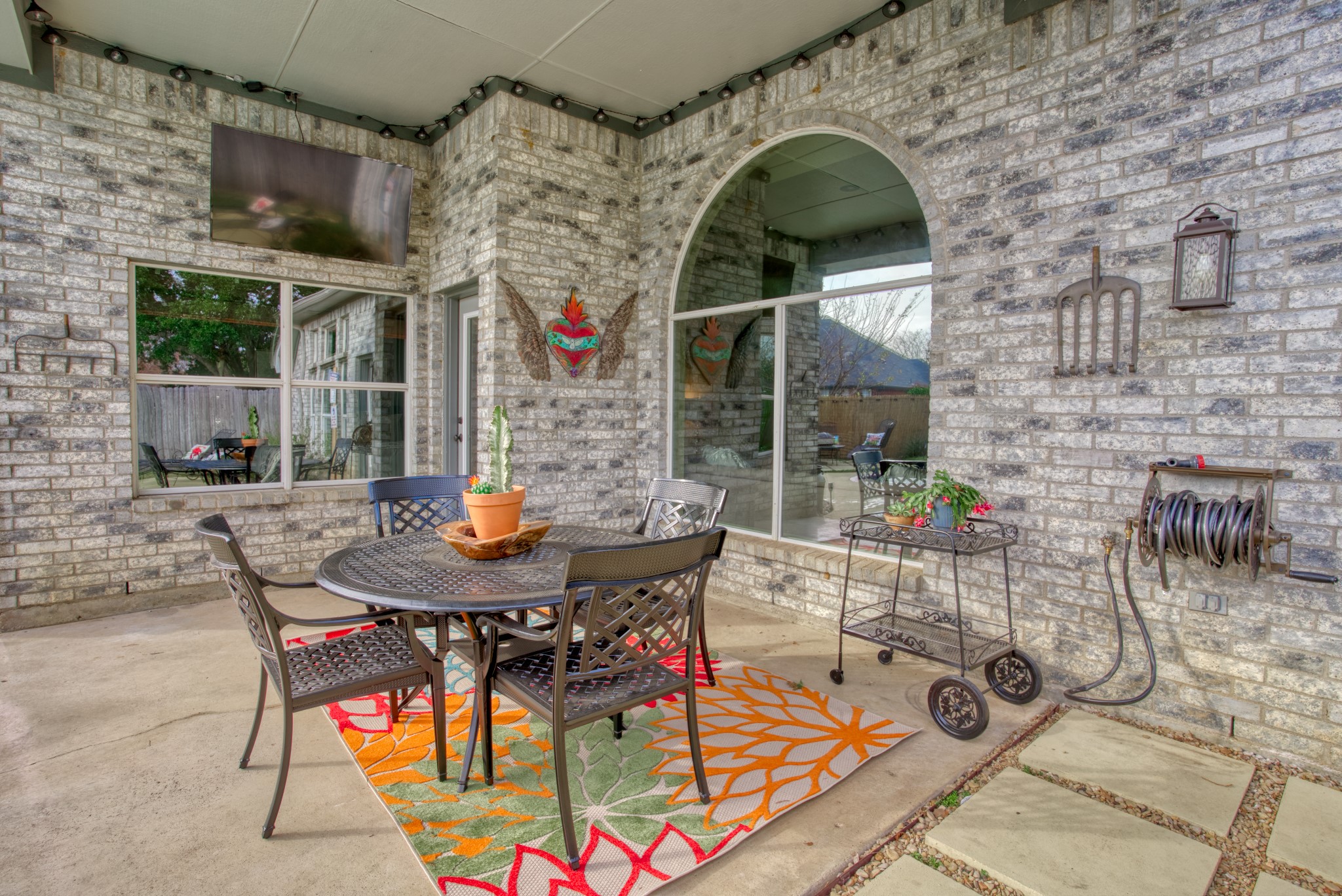 6836 Dogwood Lane