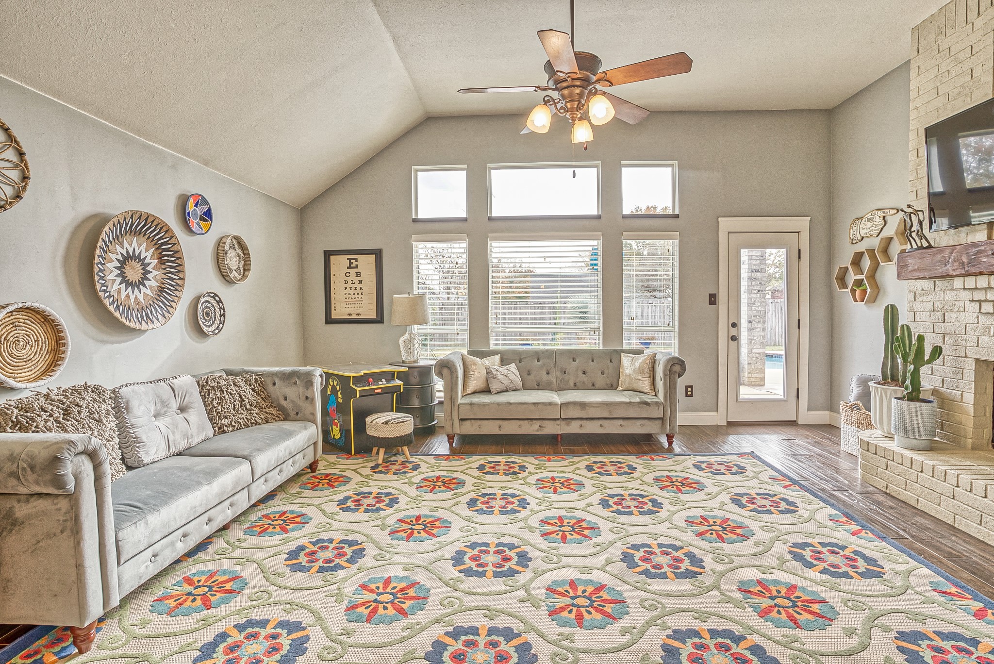 6836 Dogwood Lane