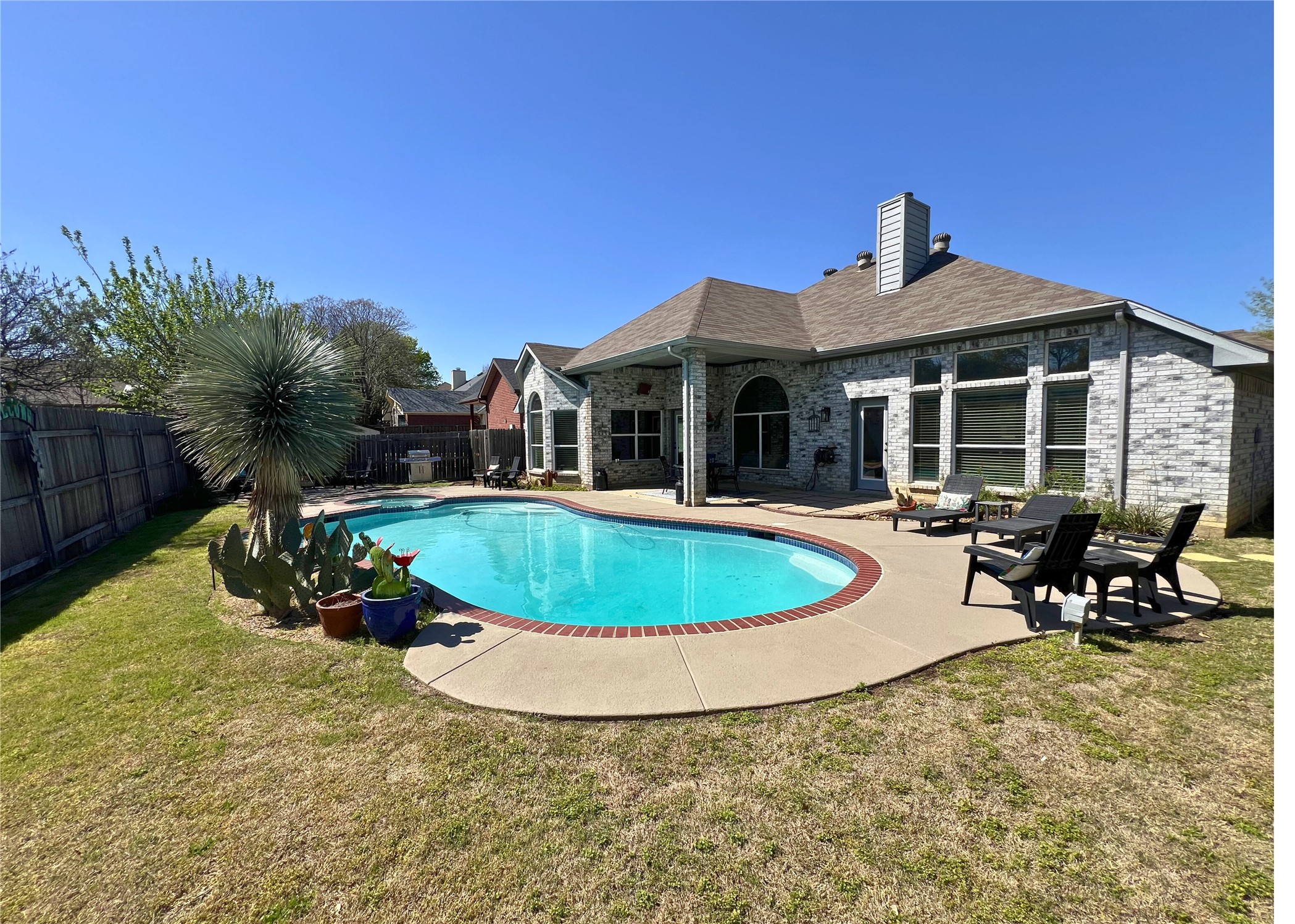 6836 Dogwood Lane