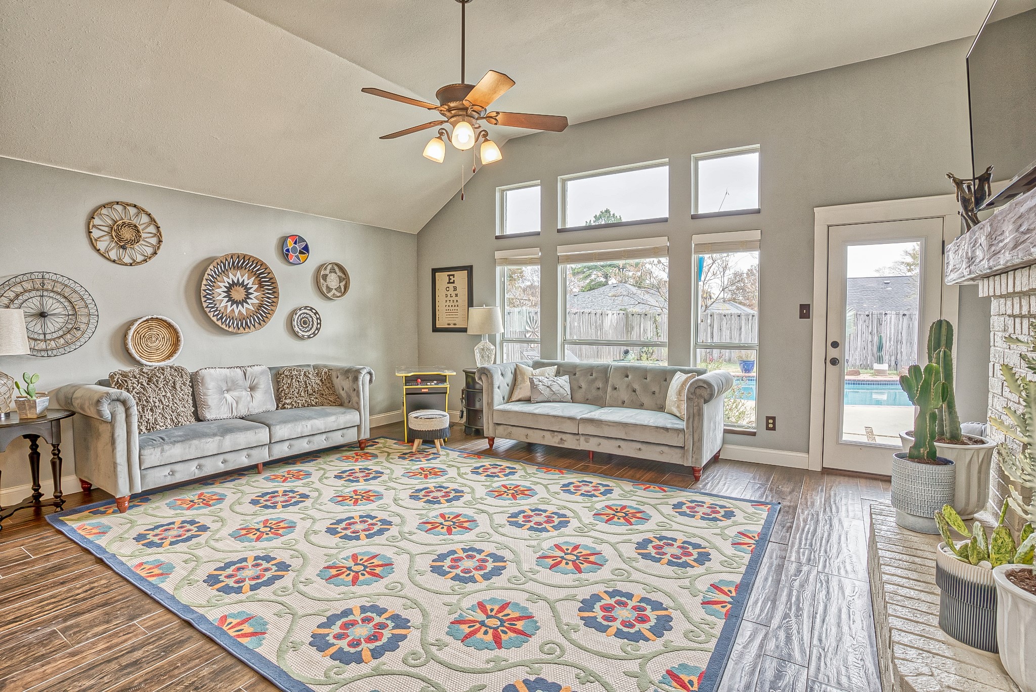 6836 Dogwood Lane