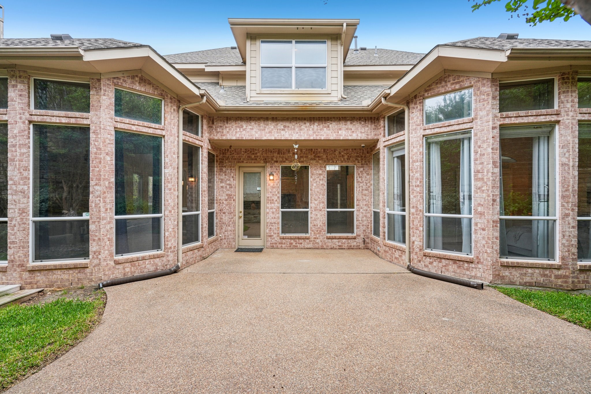 701 Edgewood Drive