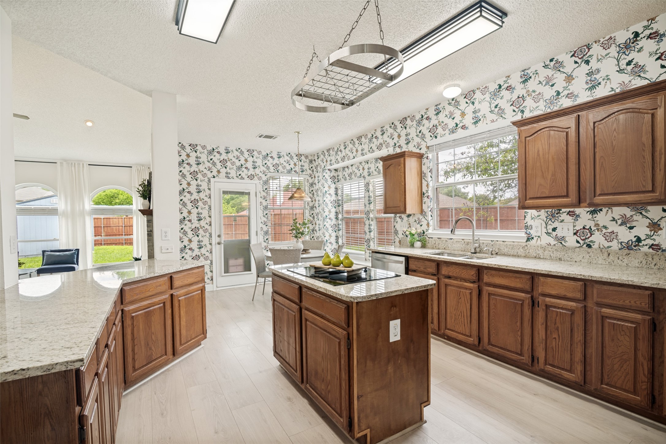 6013 Arden Court
