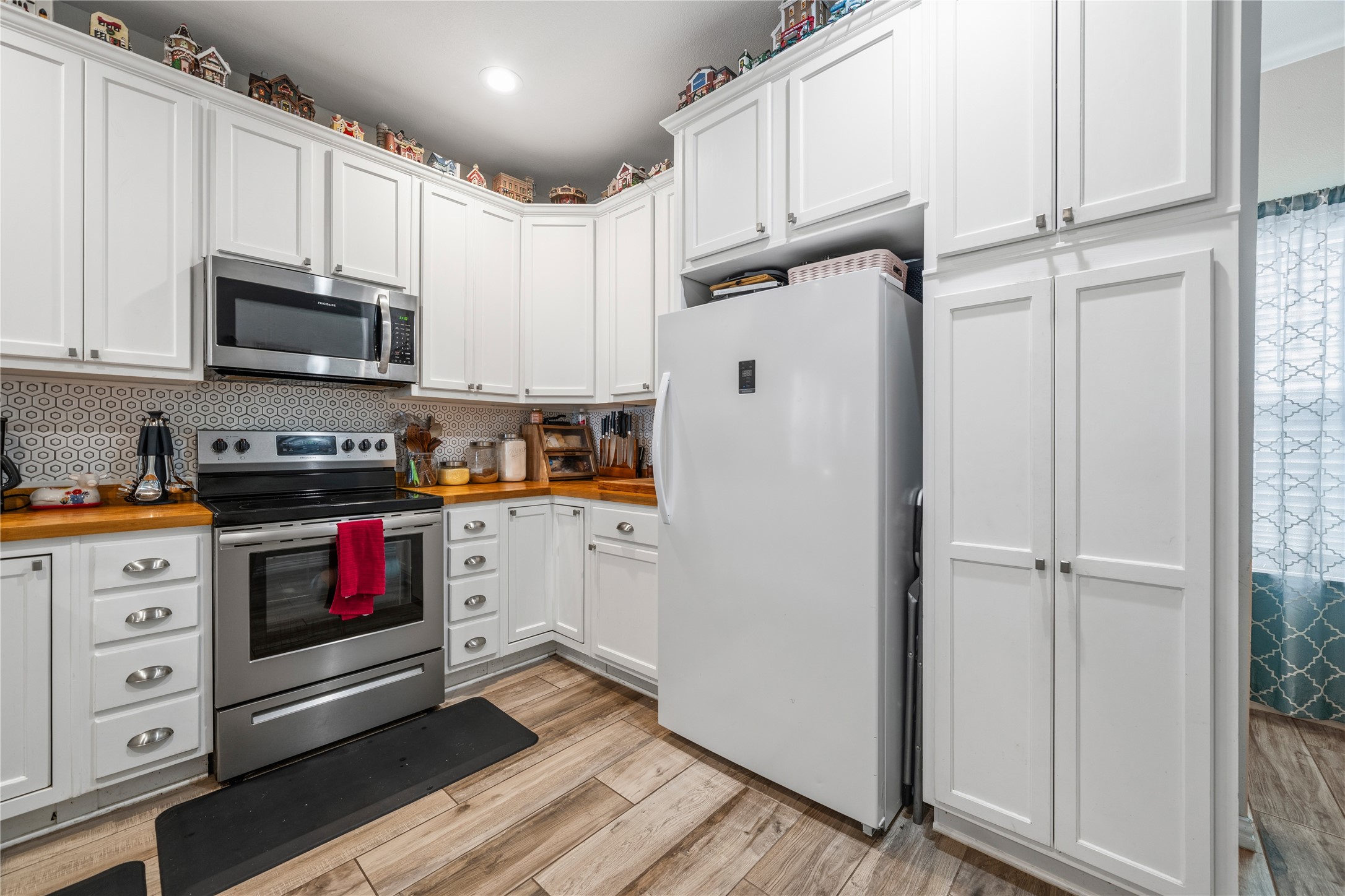 105 S 6th Street