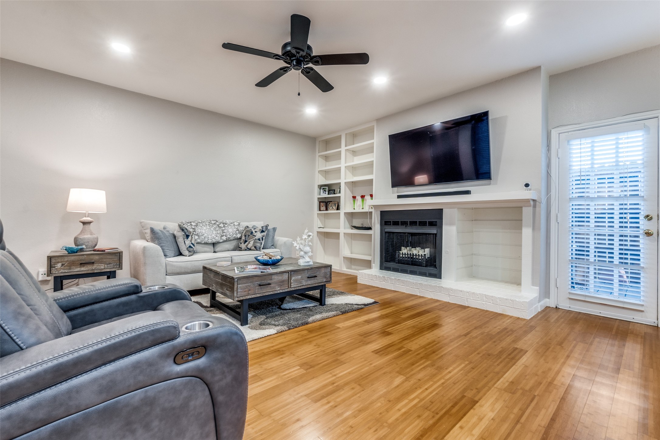 7525 Holly Hill Drive 1