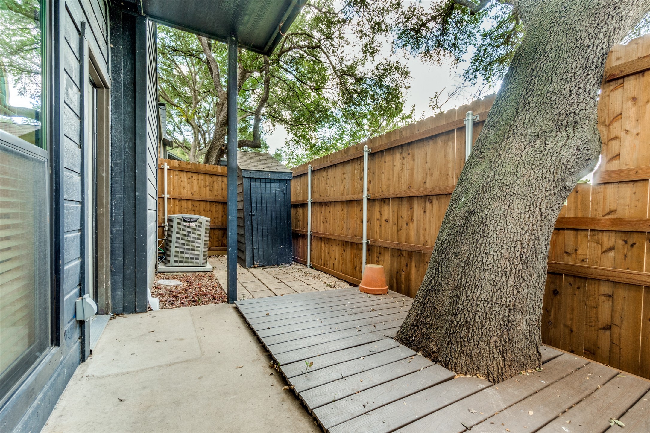 7525 Holly Hill Drive 1