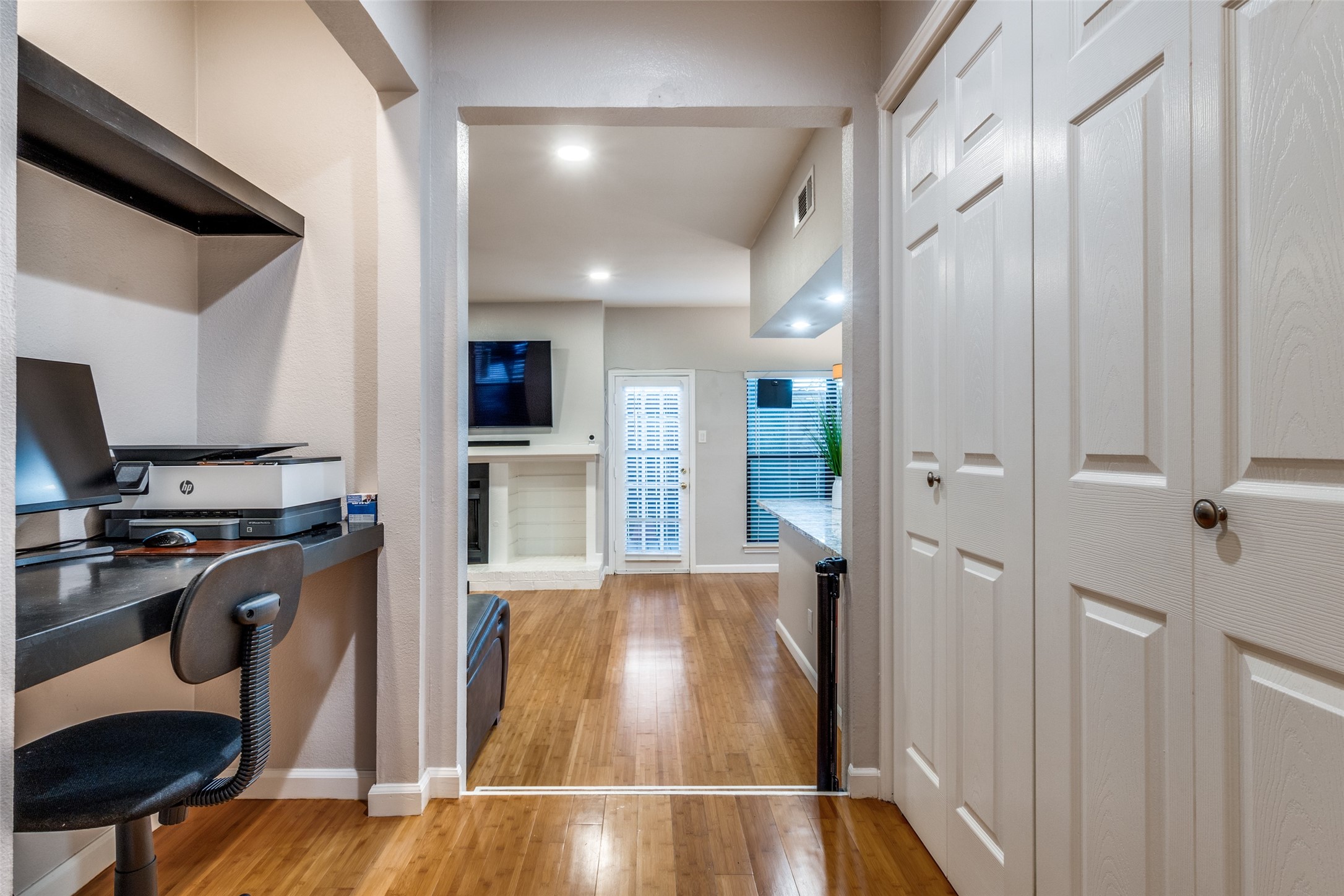 7525 Holly Hill Drive 1